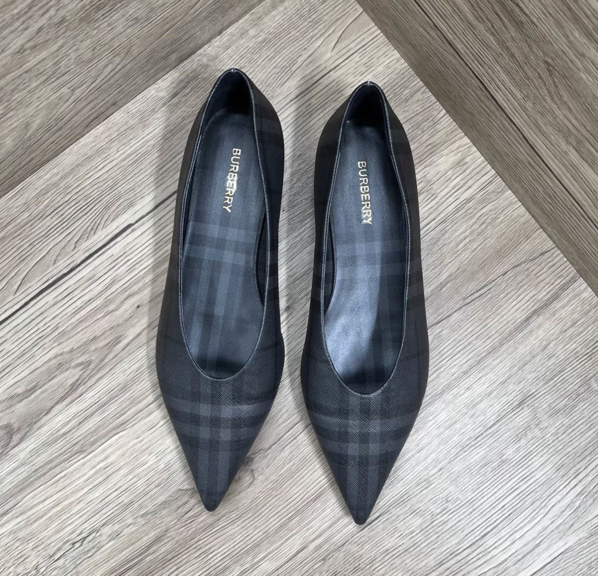 Burberry Burberry Black Check Pointed-toe Ballet Flats J41 Size US 8.5 / IT 38.5 - 3 Thumbnail