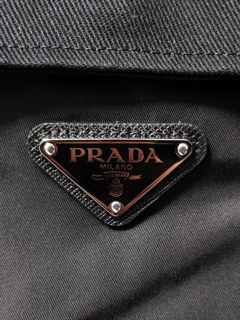 Prada PRADA25 SS Metal Triangle Badge Zip Closure Lapel Long Slee Size US S / EU 44-46 / 1 - 3 Thumbnail