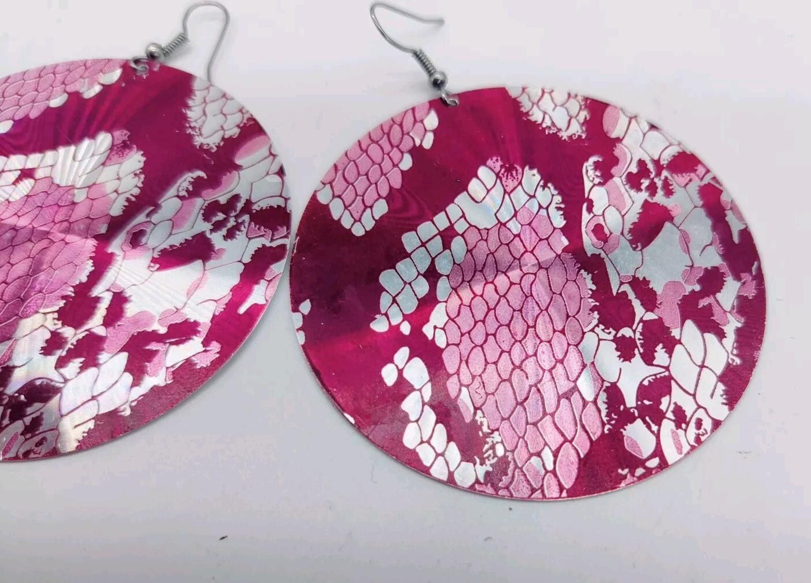 The Unbranded Brand Big Circle Round Purple Silver Earrings Snake Print Pierced Size ONE SIZE - 4 Thumbnail