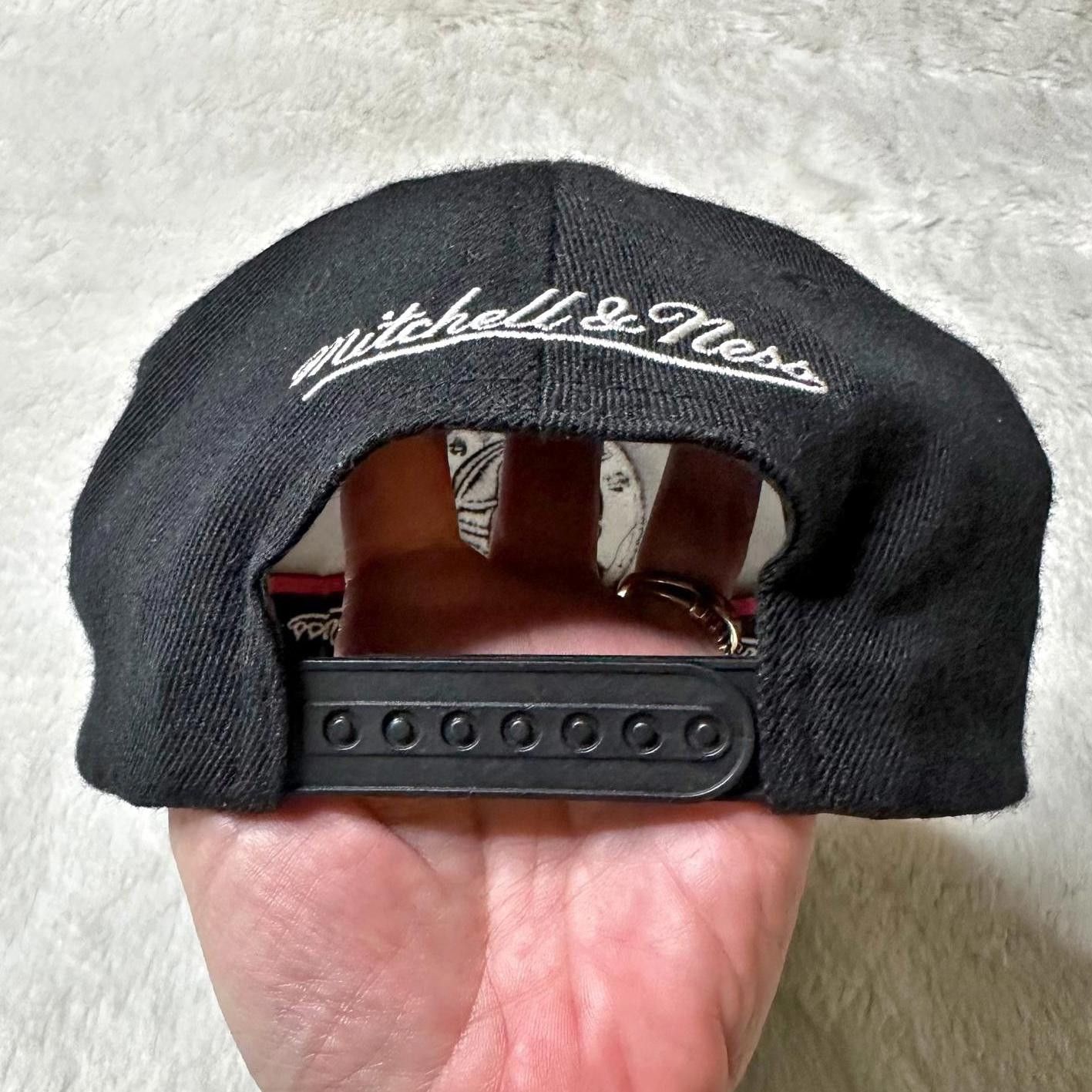 Mitchell & Ness Mitchell & Ness Brooklyn Nets Black Snapback Cap Unisex OS Size ONE SIZE - 5 Thumbnail