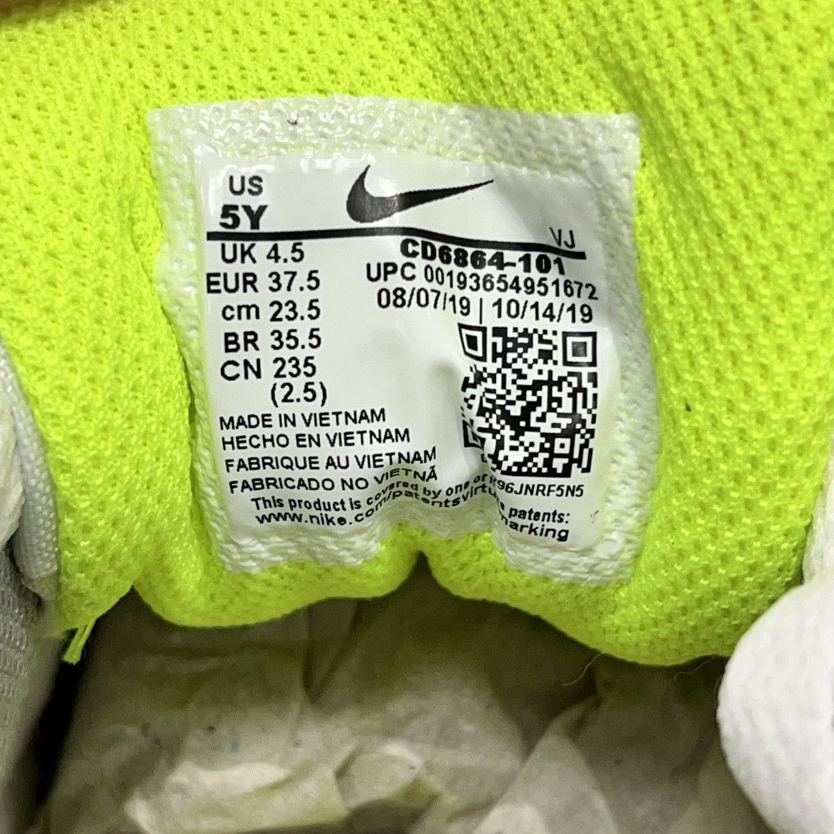 Nike Nike Air Max 90 OG Volt (GS) Size US 5 / EU 37 - 11 Thumbnail
