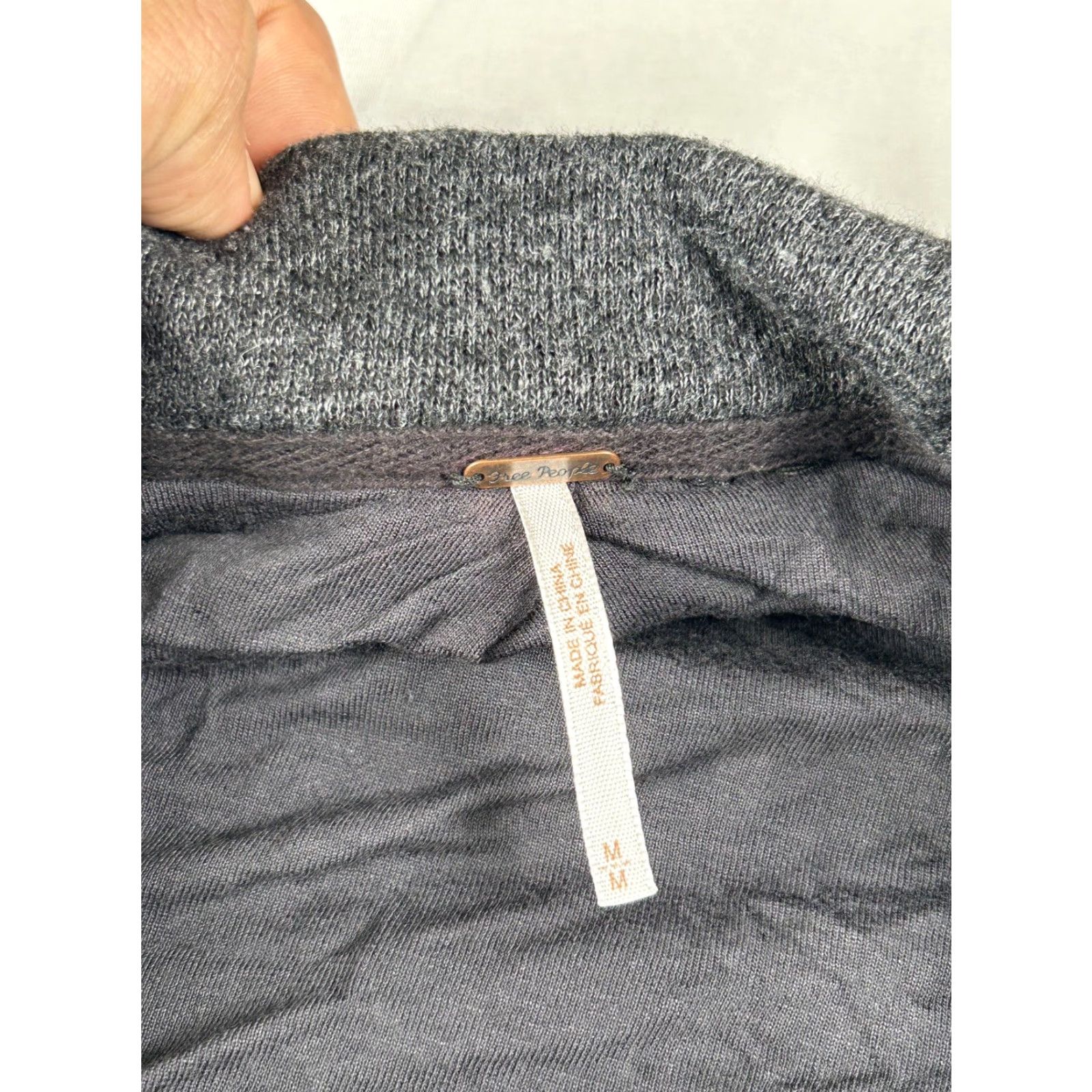 Free People VINTAGE? No. Free People Coat Womens Medium Gray Knit Mid-Length Lined Pockets Snap Front Collared Casual Fall Winter Size M / US 6-8 / IT 42-44 - 3 Thumbnail