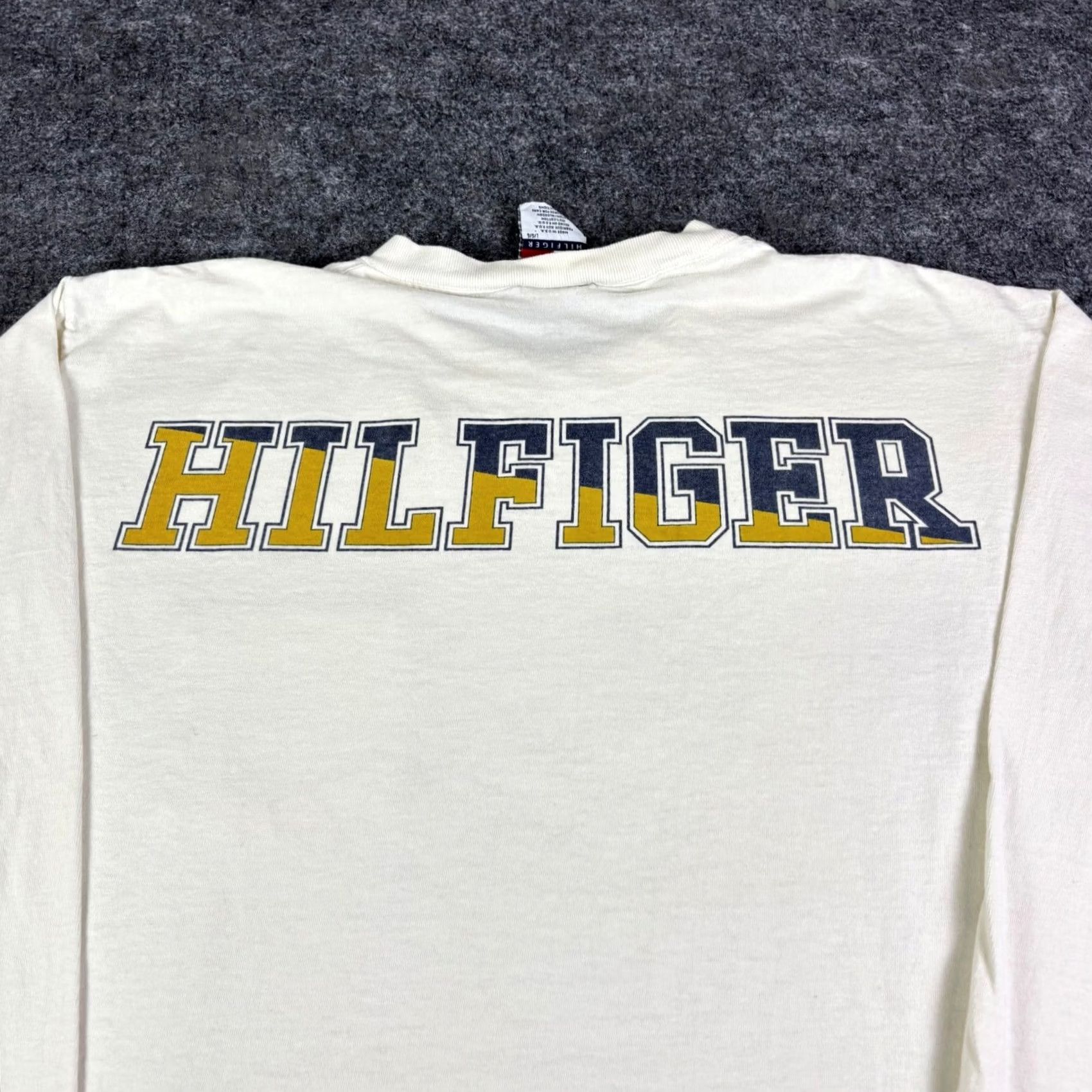 Tommy Hilfiger VINTAGE Tommy Hilfiger Long Sleeve Pocket T-Shirt Mens Large White 90s USA Size US L / EU 52-54 / 3 - 7 Thumbnail