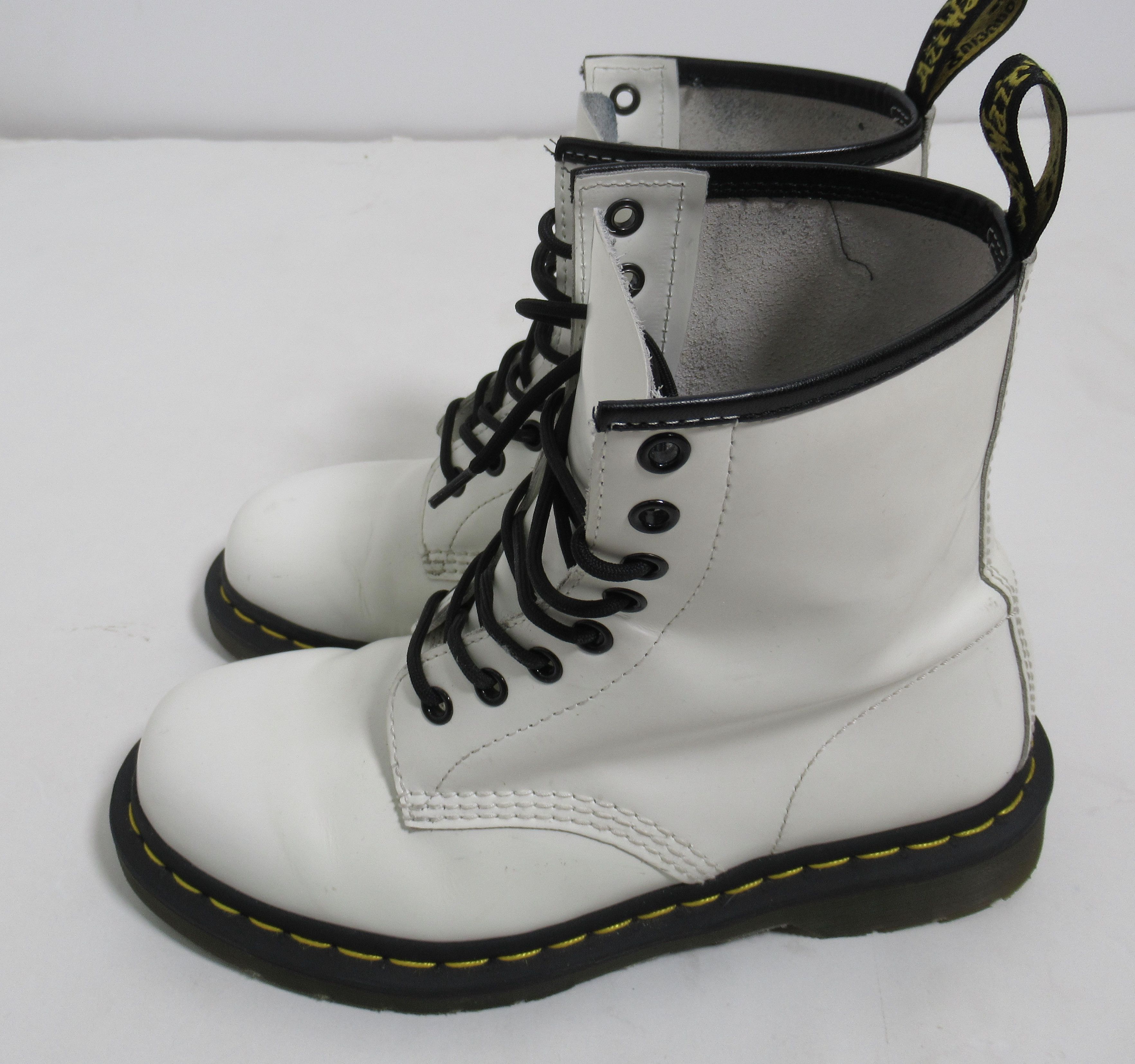 Dr. Martens Dr Martens 11822 Combat Lace Up Boot White Size US 7 / IT 37 - 7 Thumbnail