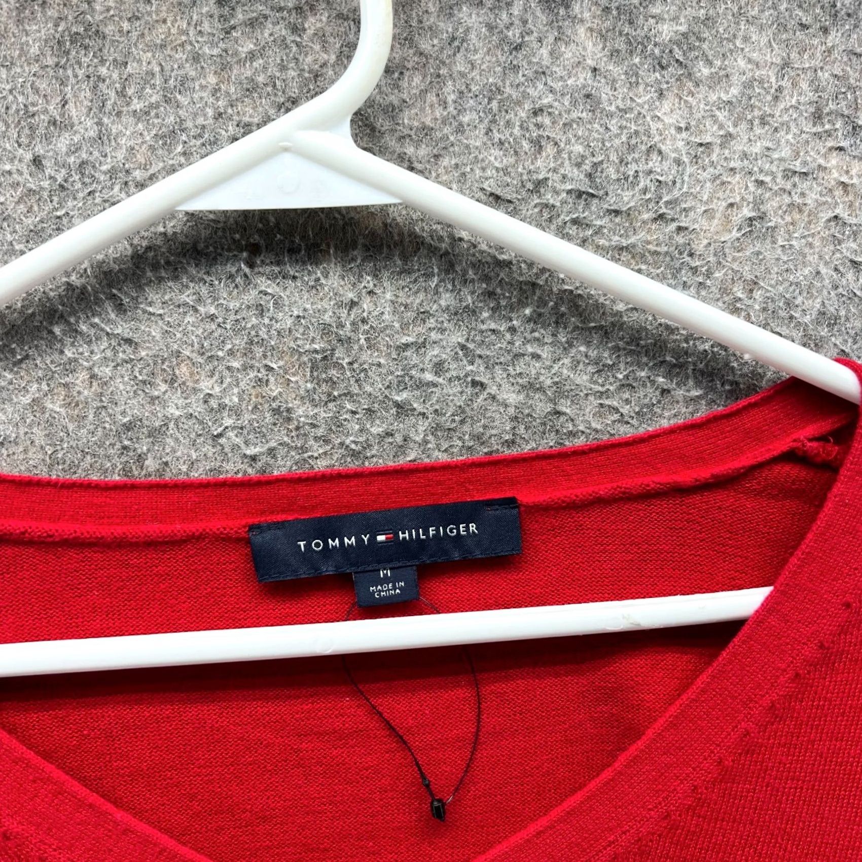 Tommy Hilfiger Tommy Hilfiger Sweatshirt Womens Large Red V-Neck Cotton Knit Pullover Logo Size L / US 10 / IT 46 - 7 Thumbnail