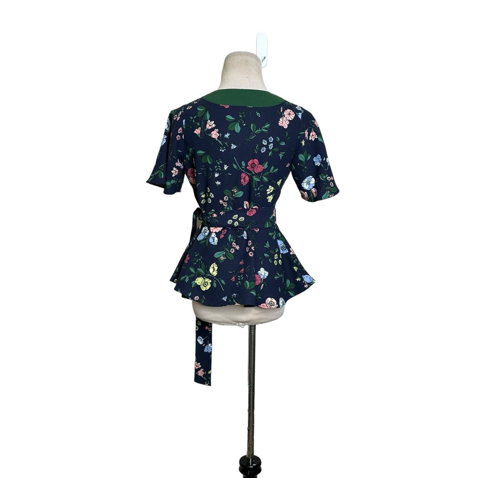 Ann Taylor Ann Taylor floral short sleeves wrap blouse size XXSP Size XXS / US 00 / IT 34 - 3 Thumbnail