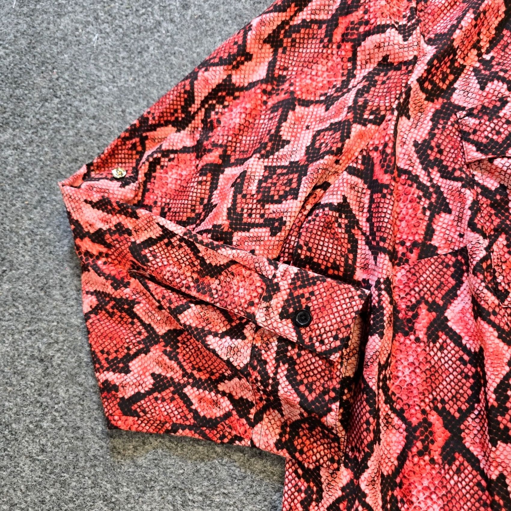 Michael Kors Michael Kors Top Womens 3X Red Alligator Print Button Up Long Sleeve Blouse Size XXL / US 16-18 / IT 52-54 - 3 Thumbnail
