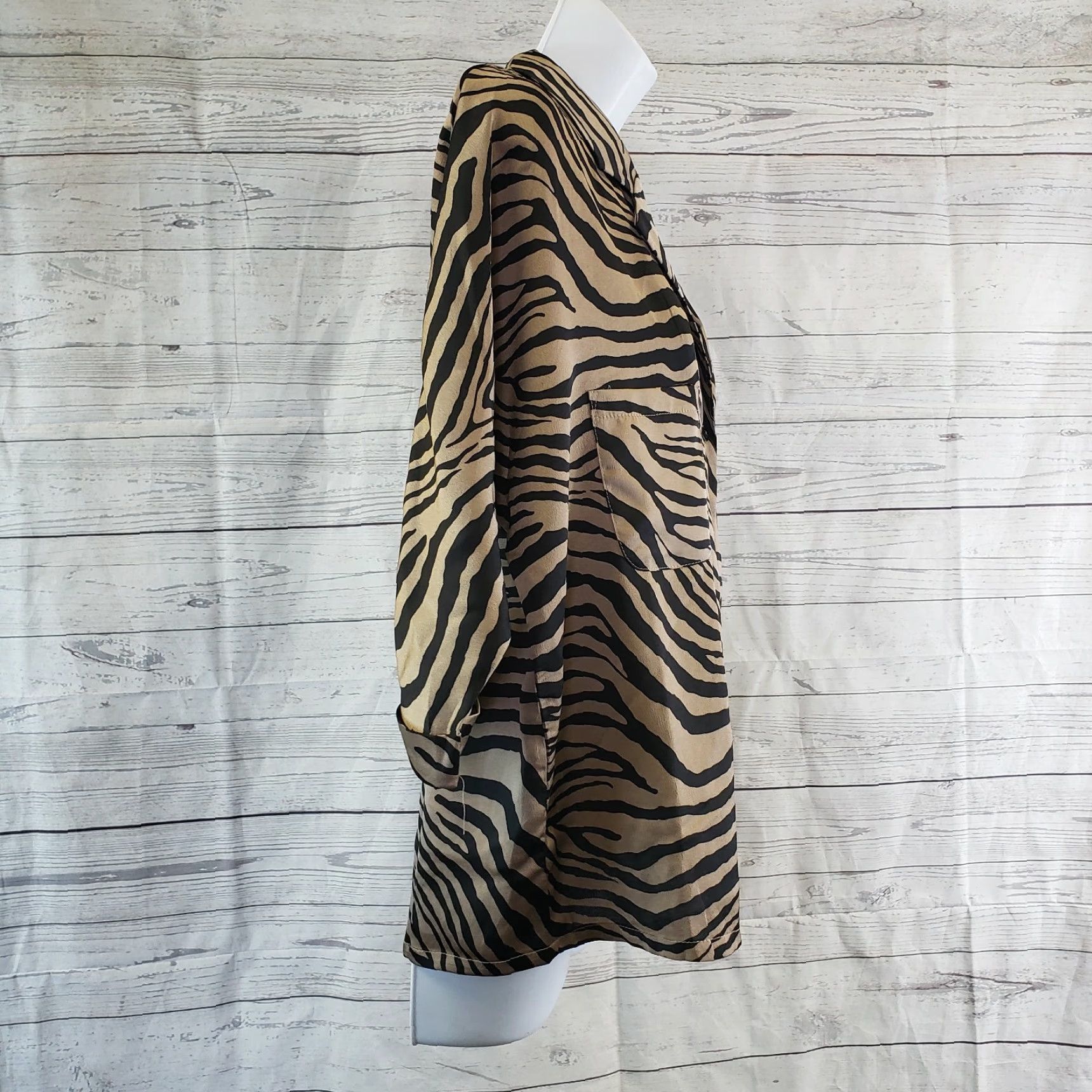 Nasty Gal Nasty Gal Womens Blouse Animal Print Dolman Sleeve Button Front Top Black Brown Size 4 Womens Blouse Size S / US 4 / IT 40 - 3 Thumbnail