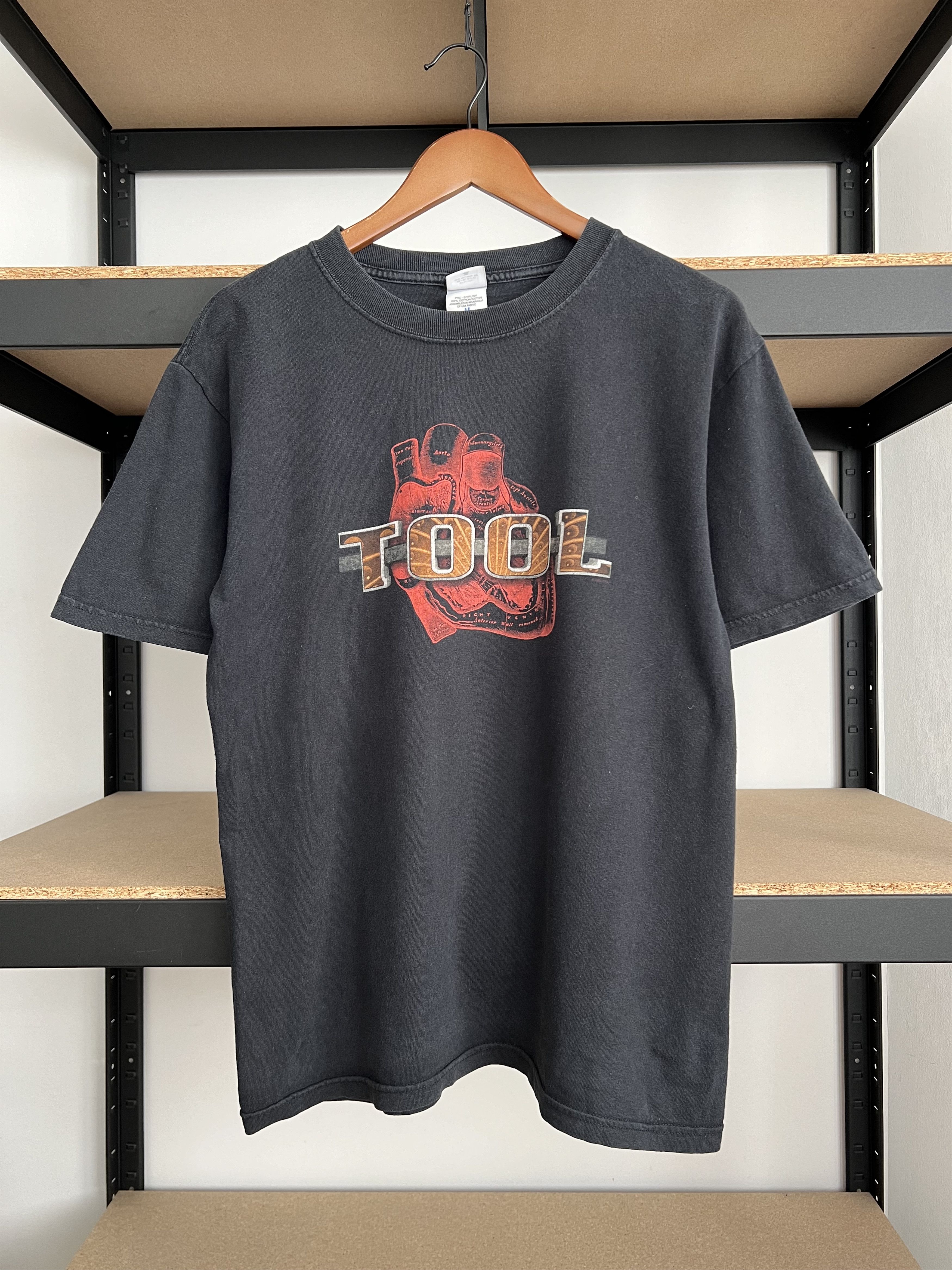 Band Tees Vintage 2004 Tool Undertow Heart Anatomy Black T-shirt Size US M / EU 48-50 / 2 - 1 Thumbnail