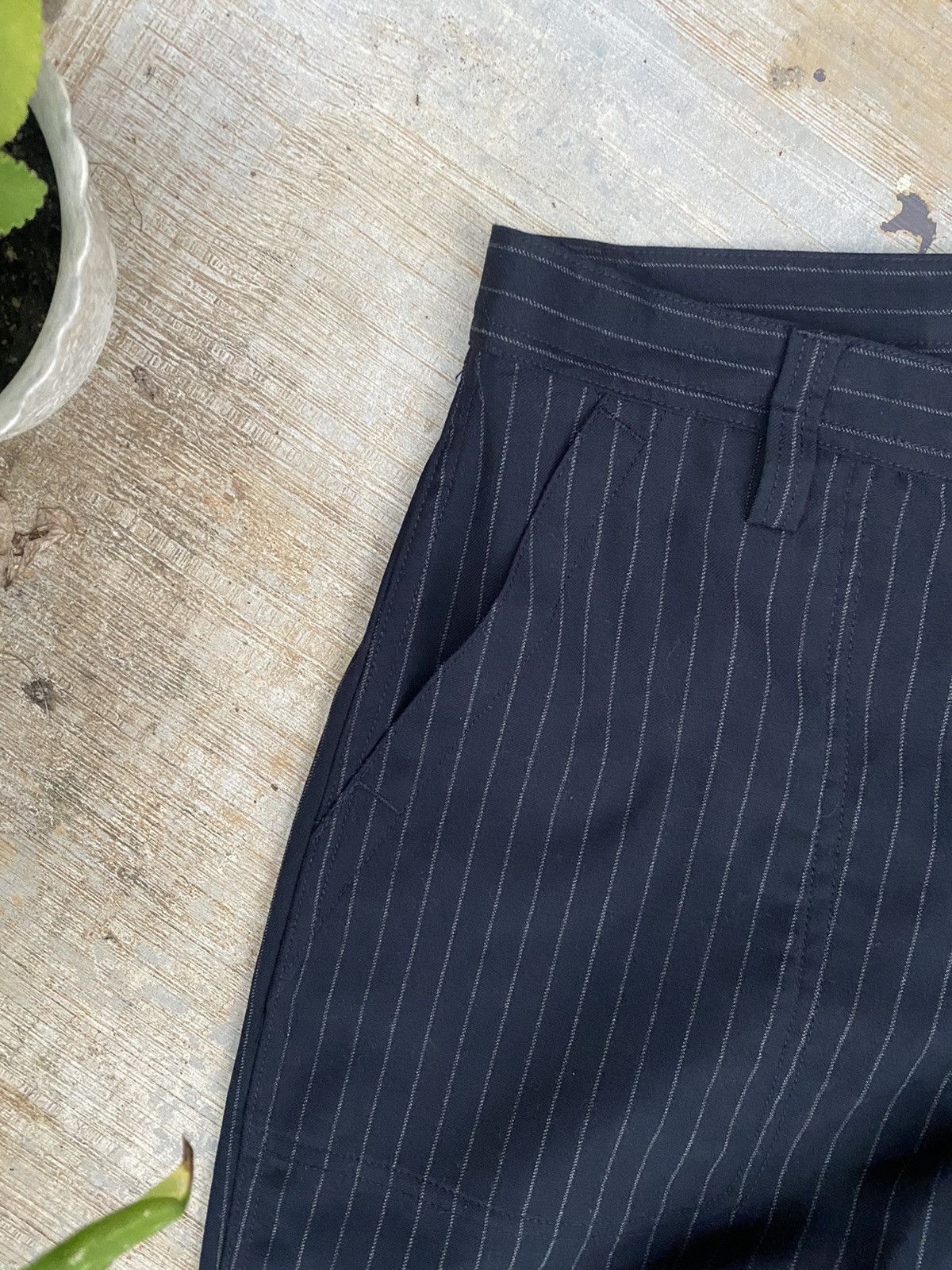 JW Anderson × Japanese Brand × Uniqlo Uniqlo X J.W.Anderson Pinstriped Trouser Pants Size 28" / US 6 / IT 42 - 4 Thumbnail
