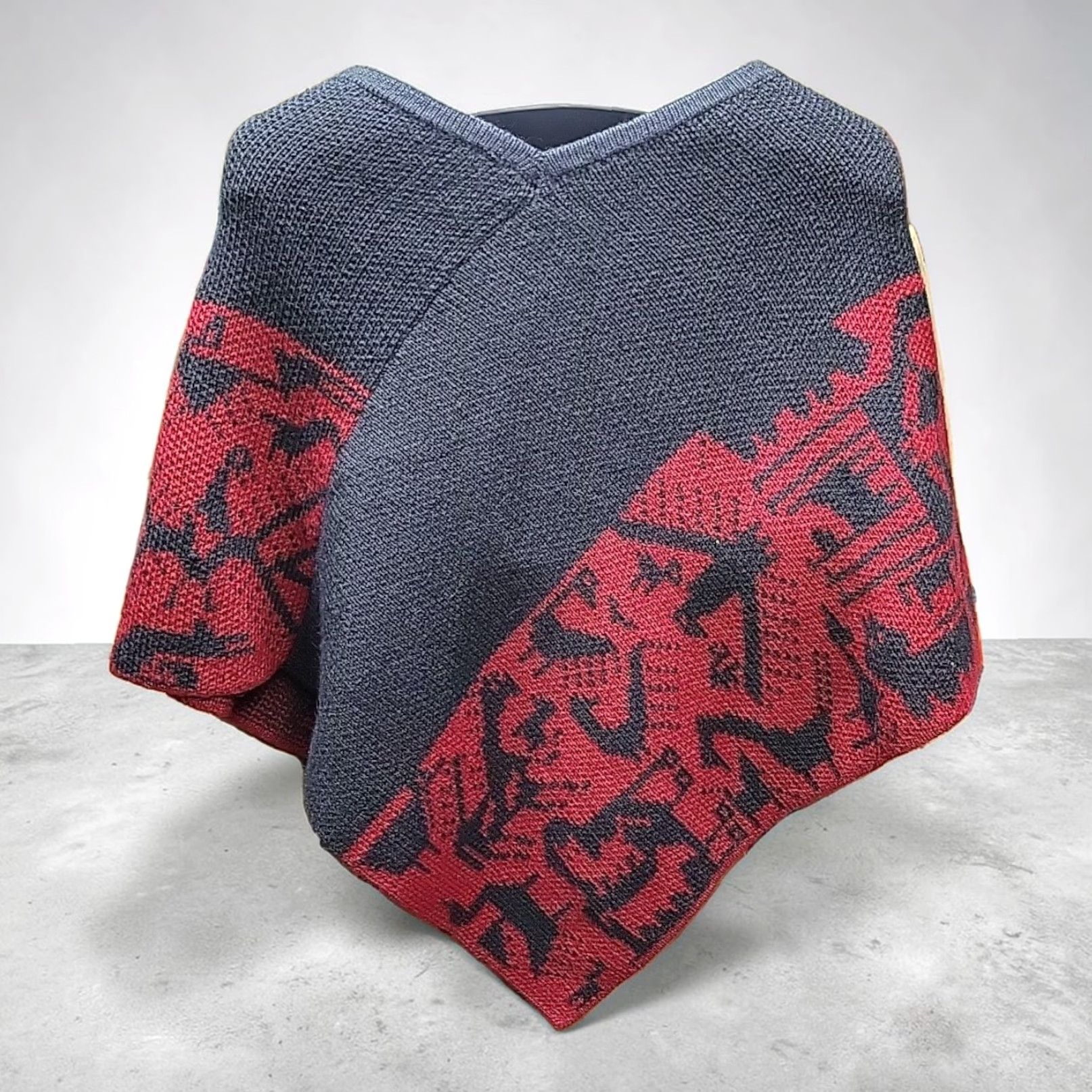 Vintage VINTAGE Suri Bolivia Cape Women M Red 100% Alpaca Wool Knit Tribal Poncho Wrap Sweater Wool Knit's Animal Print Casual Womens Size M / US 6-8 / IT 42-44 - 6 Thumbnail