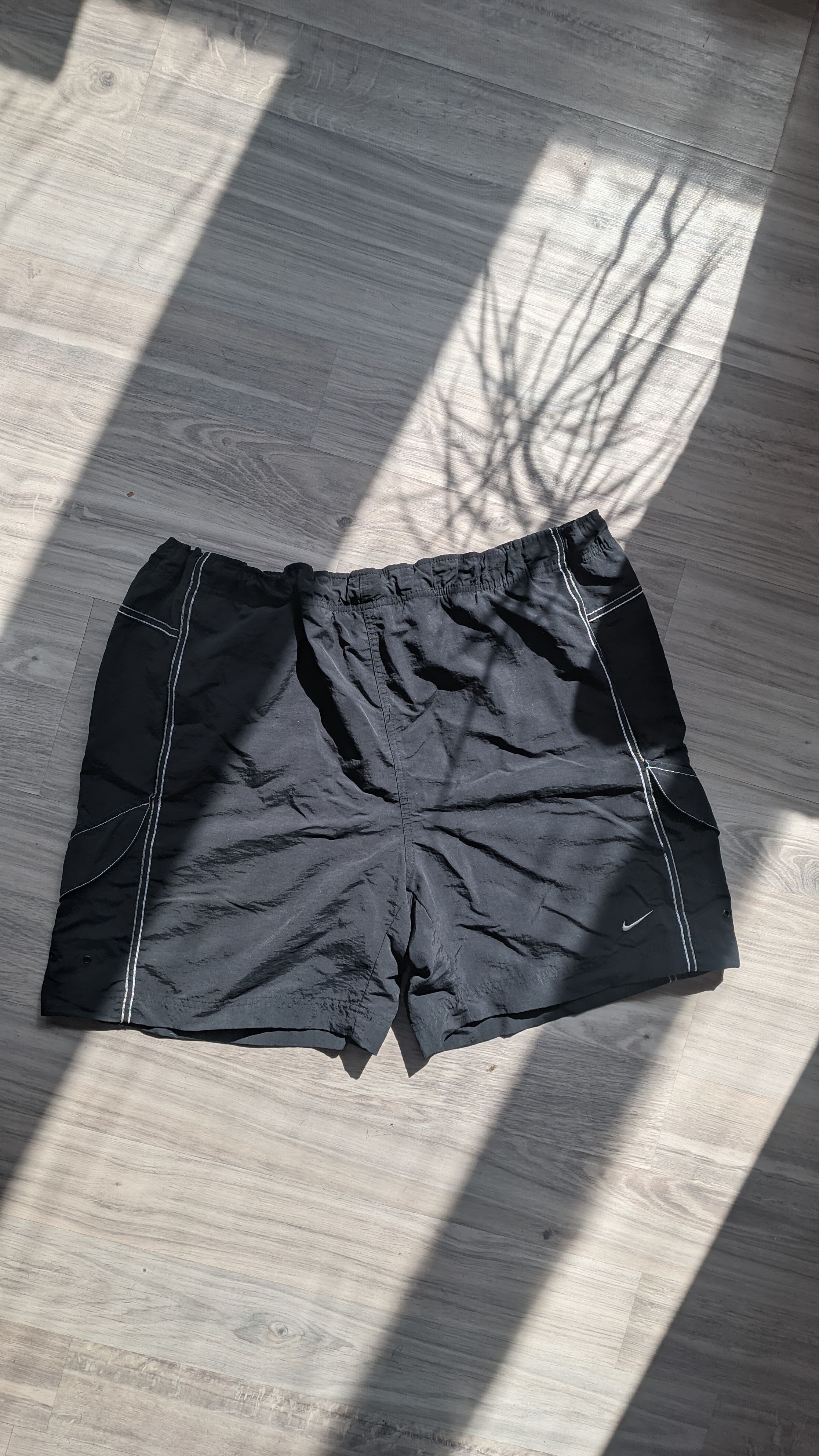 Nike × Vintage Nike vintage nylon shorts Size US 34 / EU 50 - 1 Thumbnail