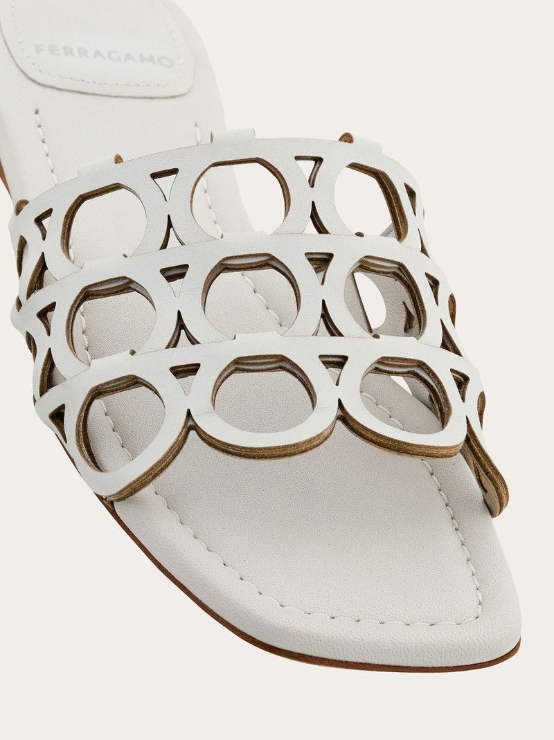 Salvatore Ferragamo o1s1rm0526 Erne Slides in White Size US 7 / IT 37 - 4 Thumbnail