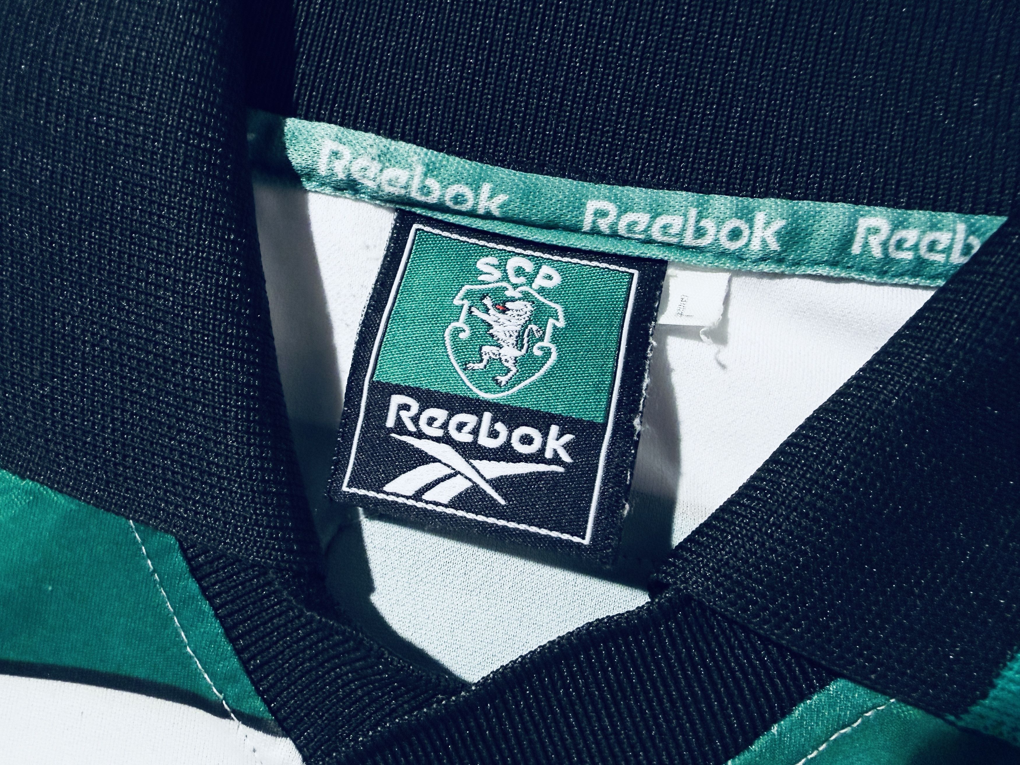 Reebok Sporting Lisbon Home Shirt 2001 - 2002 Size US L / EU 52-54 / 3 - 10 Thumbnail