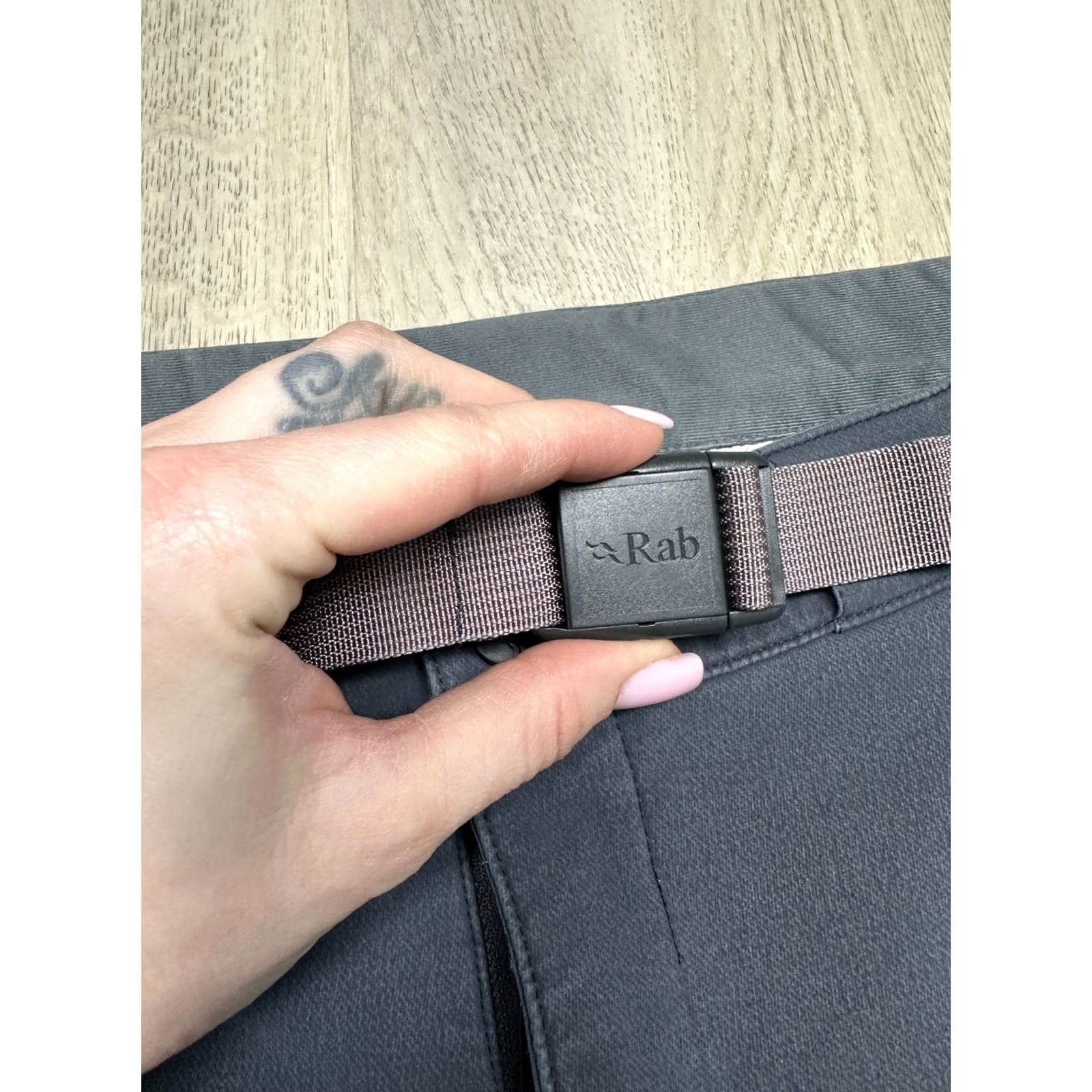 Rab Rab Mens Outdoor Trekking Pants 34 Gray Polyamide Logo Regular Waist 44cm Inseam 80cm Windbreaker Style Pants Mens Size US 34 / EU 50 - 4 Thumbnail