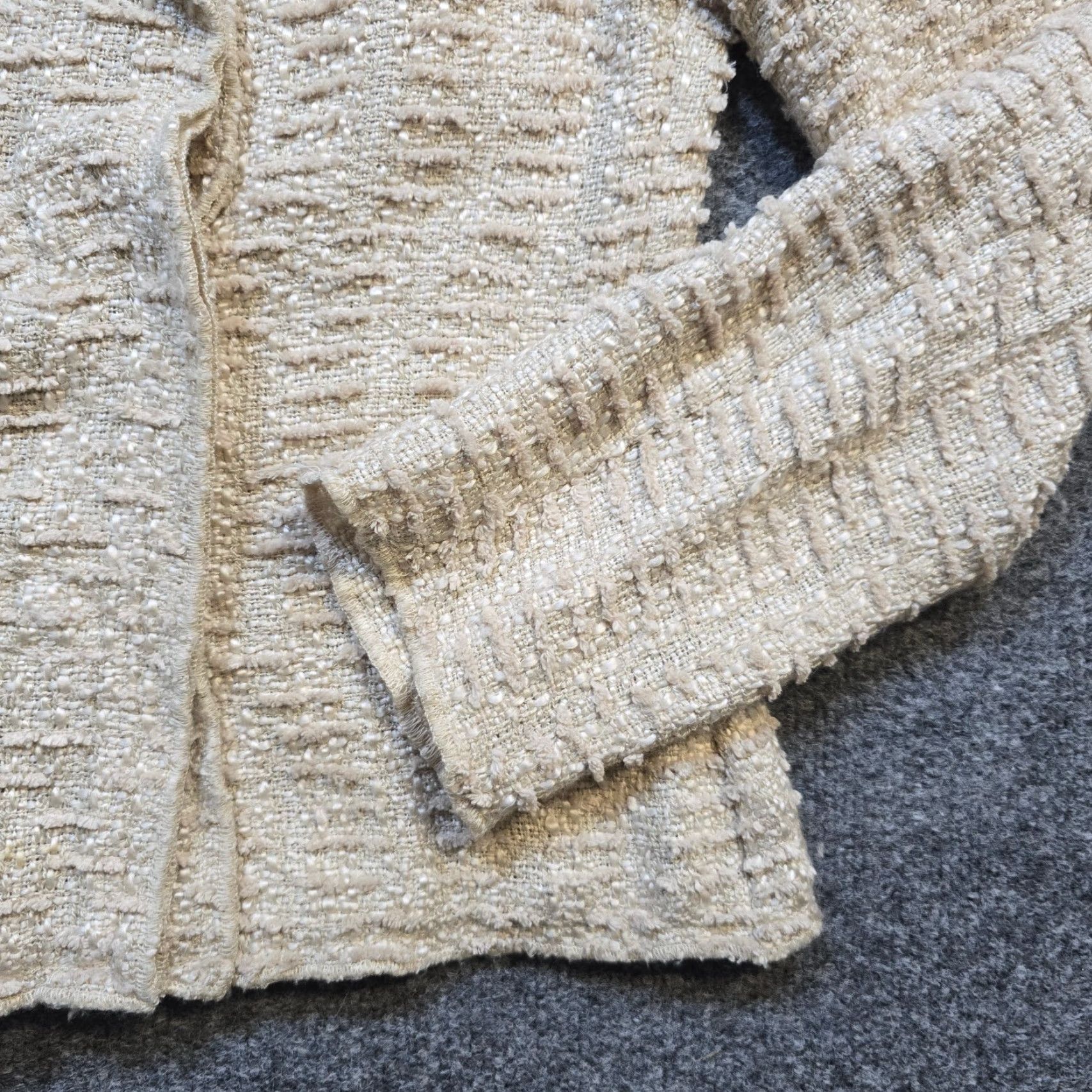 Vintage Cabi Jacket Womens Size Small Beige Boucle Texture Snap Button Casual Capsule Size S / US 4 / IT 40 - 3 Thumbnail