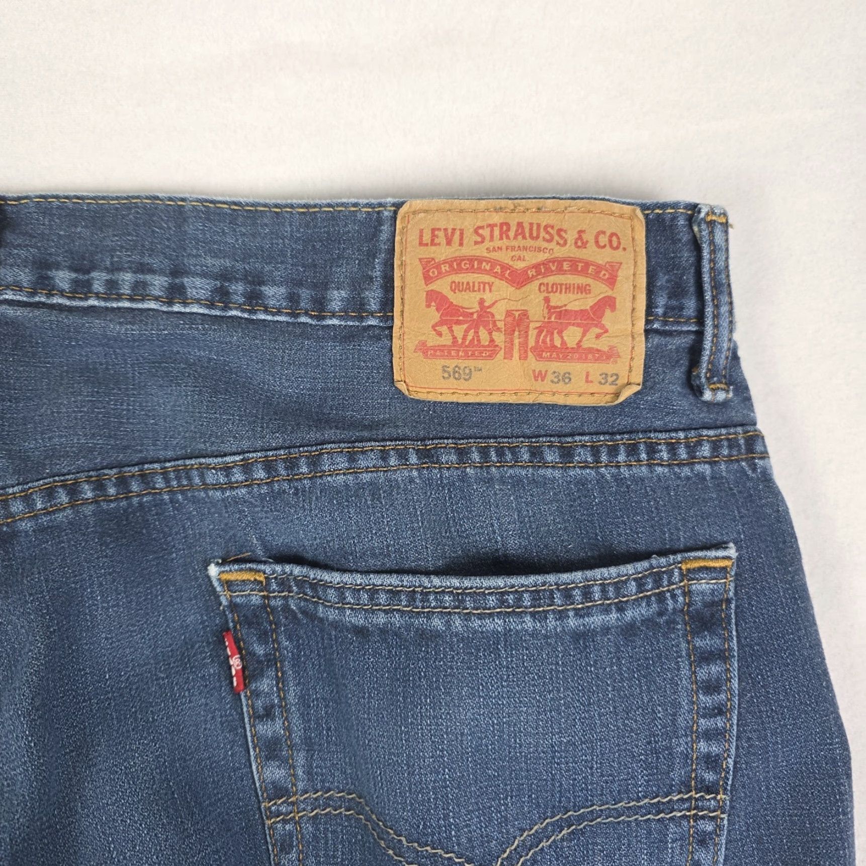 Levi's VINTAGE Levi's 569 Jeans Baggy Distressed Grunge 36x32 Blue Men Adult Wide-Leg Skateboard Size US 36 / EU 52 - 6 Thumbnail