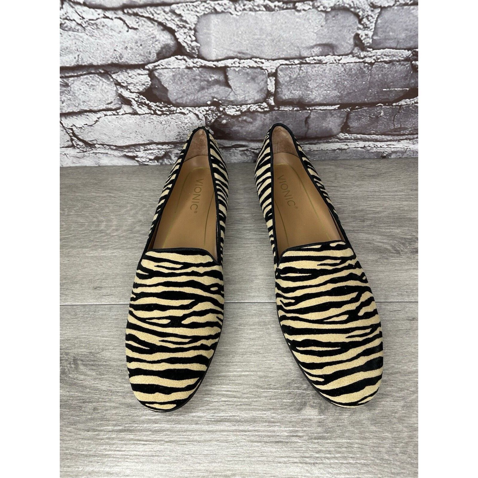 Other VIONIC Willa Tiger Print Yellow Black Stripe Flats Shoes Wom Size US 9.5 / IT 39.5 - 2 Thumbnail