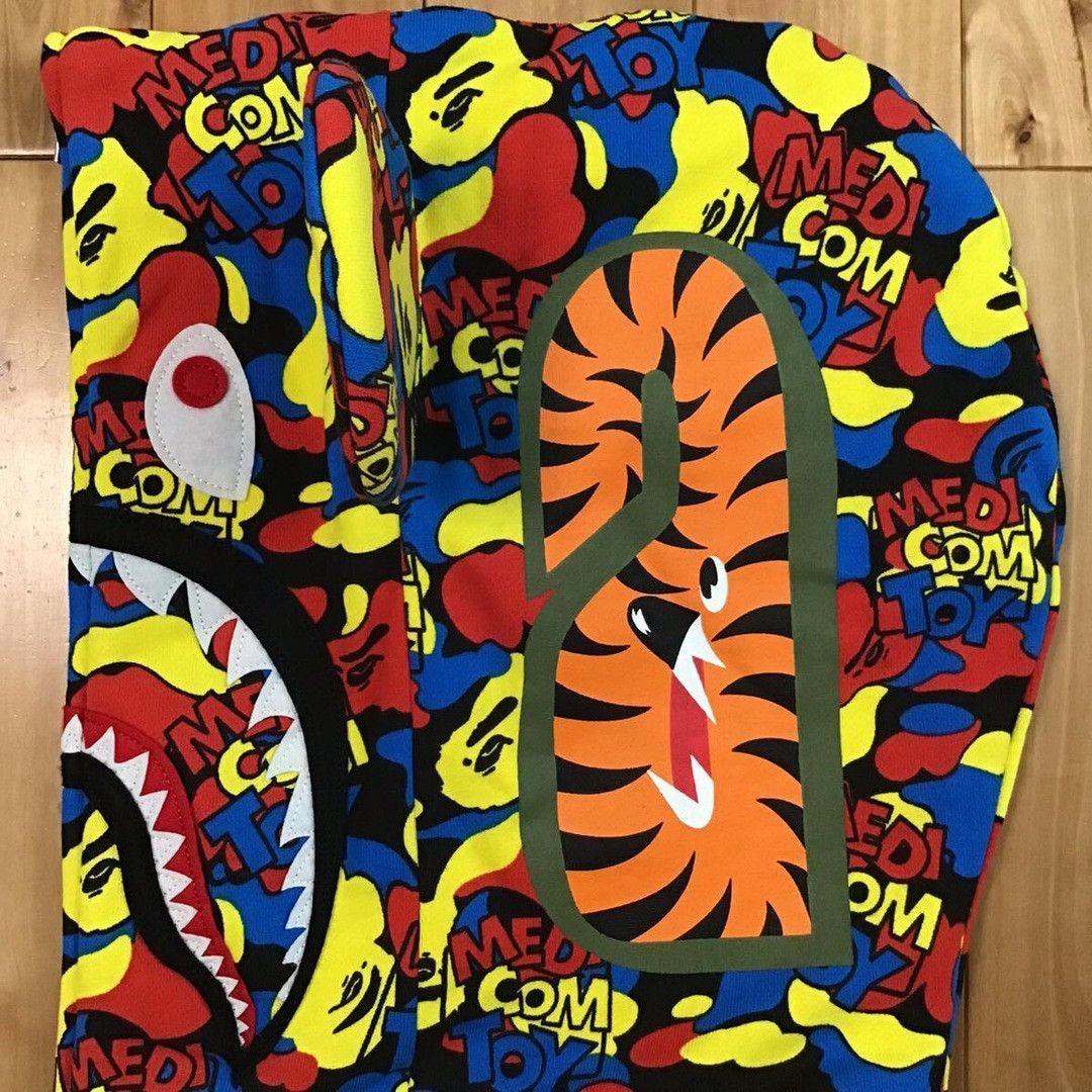 Bape × Medicom Toy BAPE × Medicom Toy BE@R Shark Full Zip Hoodie a bathing ape Size US XXL / EU 58 / 5 - 5 Thumbnail