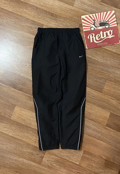 Vintage nike sweatpants with embroidered logo hot sale