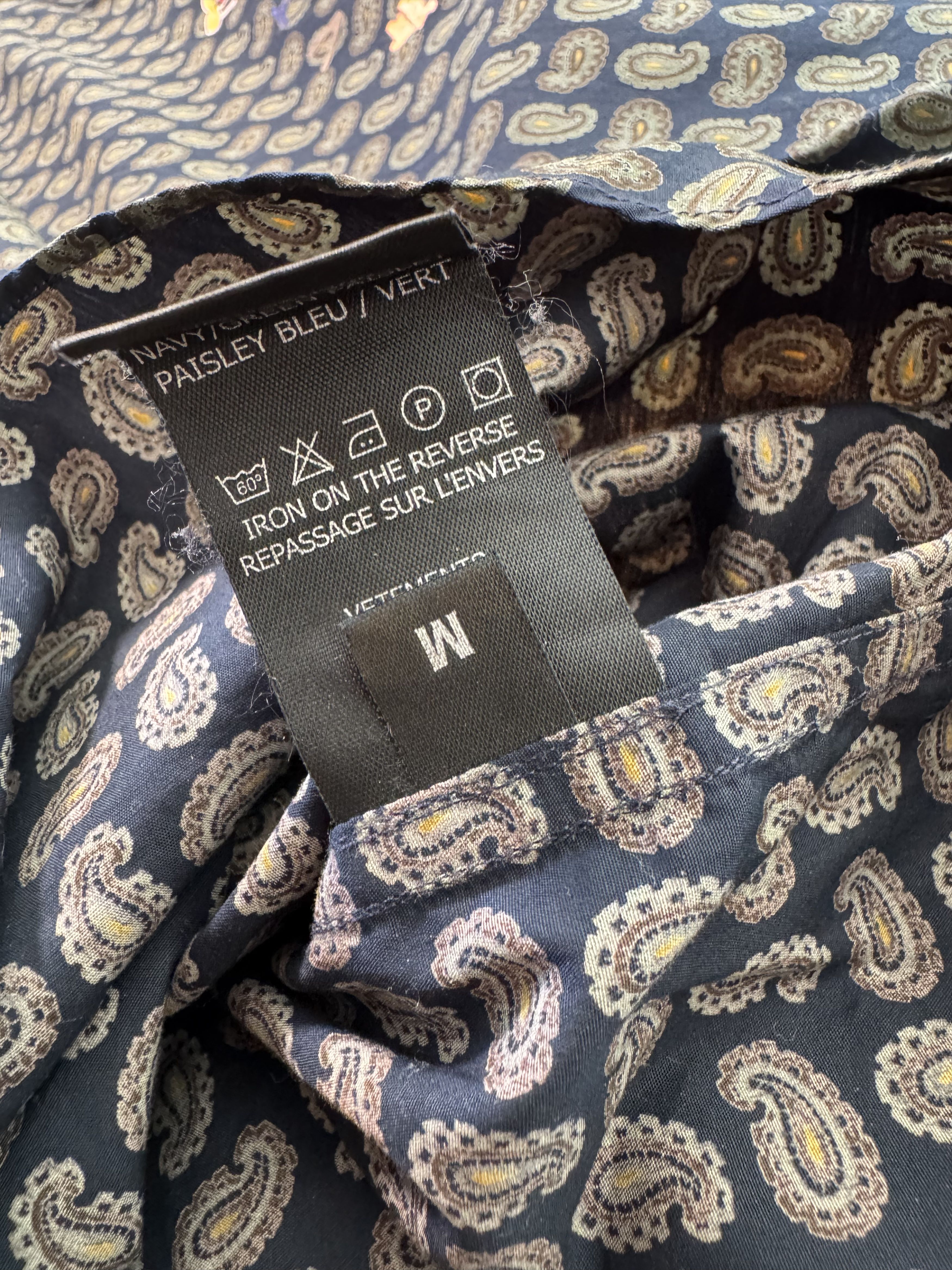 Vetements Vetements RUNWAY paisley & stickers print shirt Size US M / EU 48-50 / 2 - 11 Thumbnail