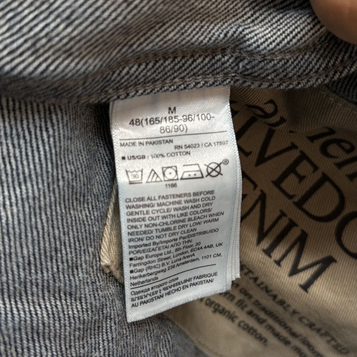 Banana Republic Banana Republic Selvedge Denim Trucker Jacket Indigo Size M Size US M / EU 48-50 / 2 - 11 Thumbnail