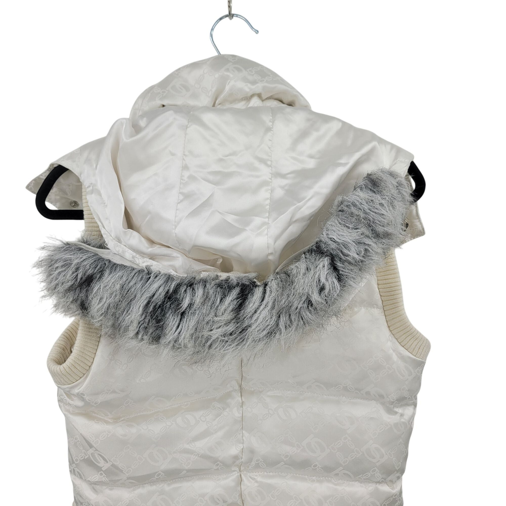 Bebe Y2K Bebe White Quilted Hooded Vest Faux Fur Trim M Logo Prin Size M / US 6-8 / IT 42-44 - 8 Thumbnail