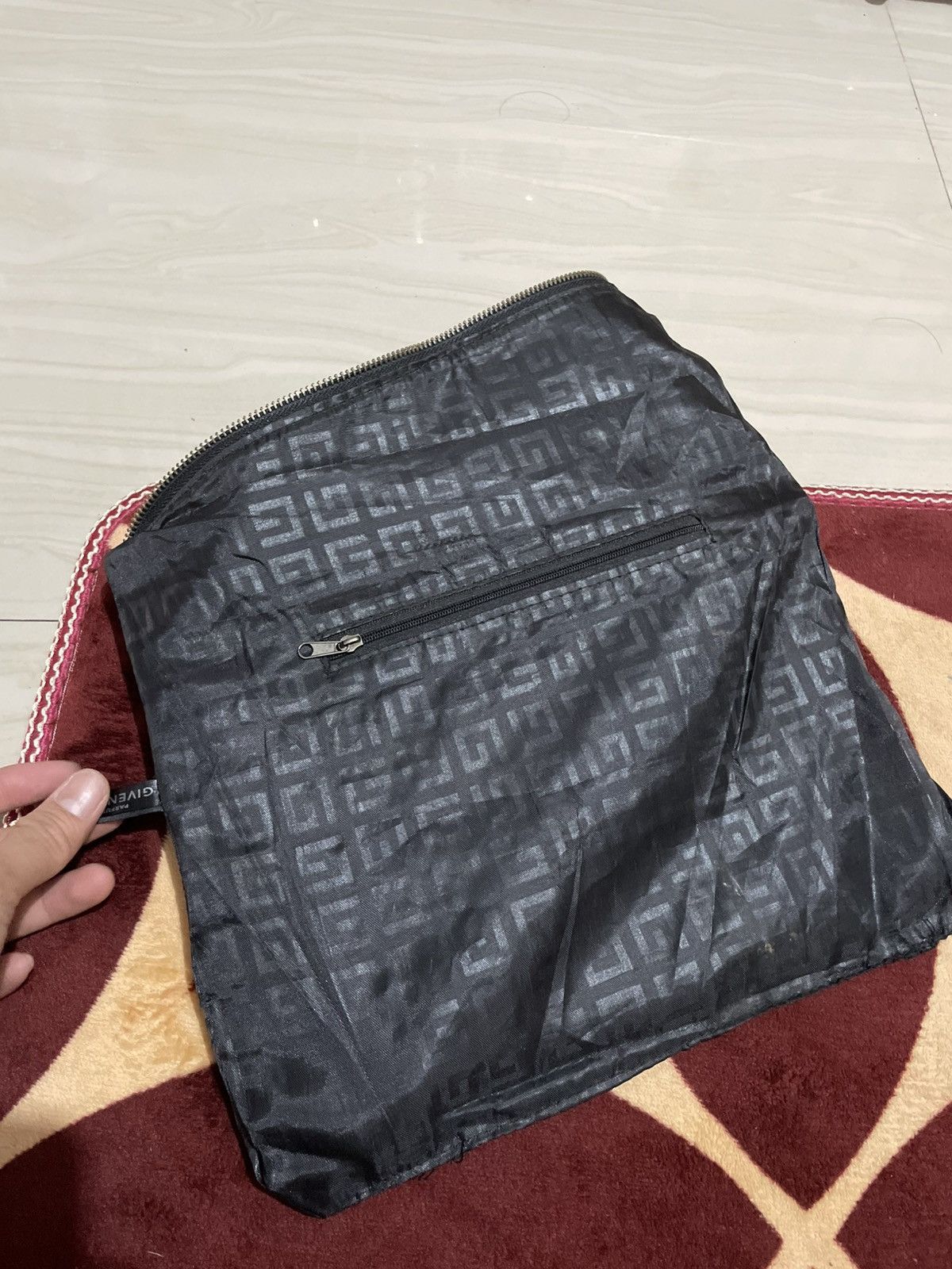 Givenchy Givenchy parfume bag leather Size ONE SIZE - 7 Thumbnail