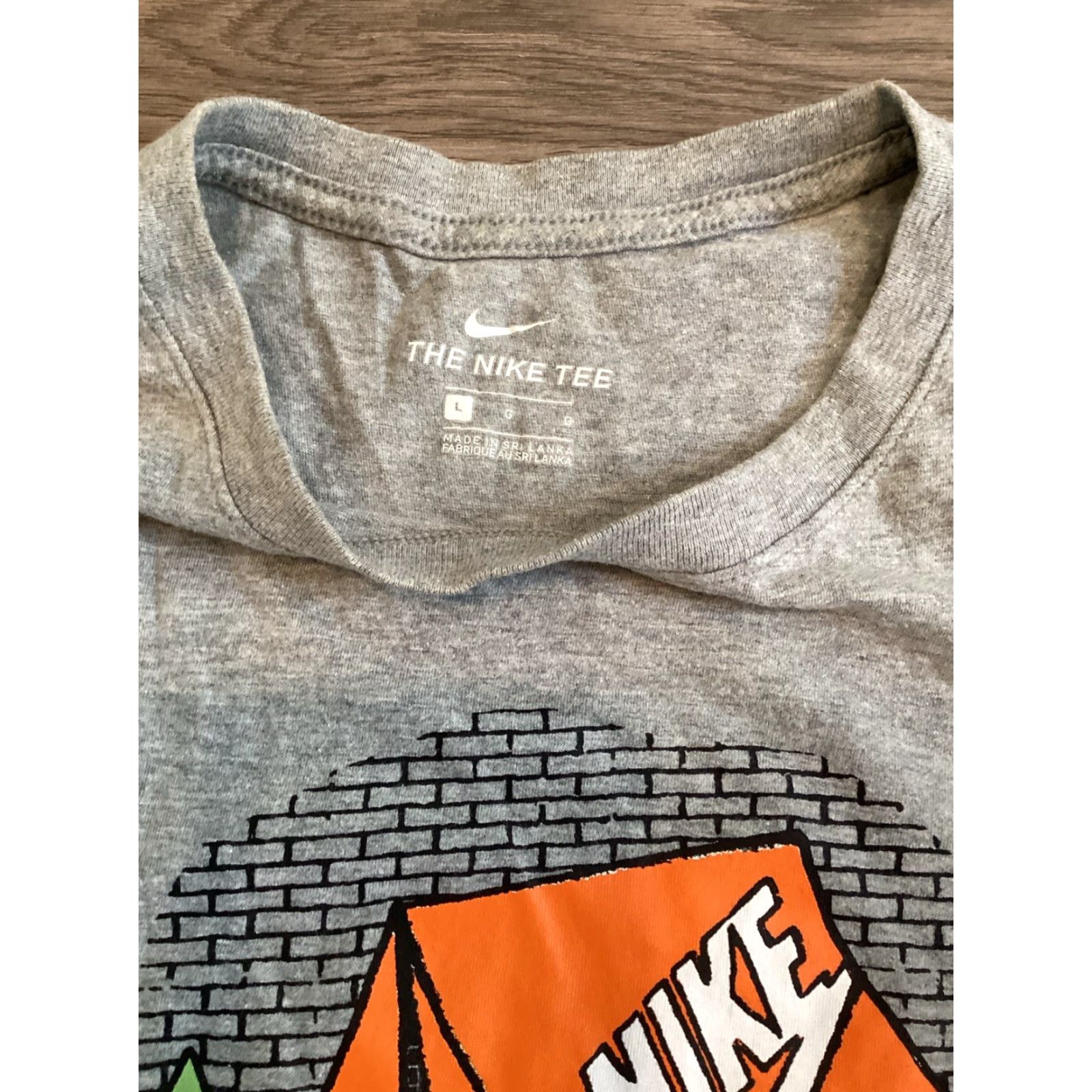 Nike VINTAGE Nike T-Shirt Men's Large Gray "Waiting for the Drop" Sneakerhead Camping Size US L / EU 52-54 / 3 - 5 Thumbnail