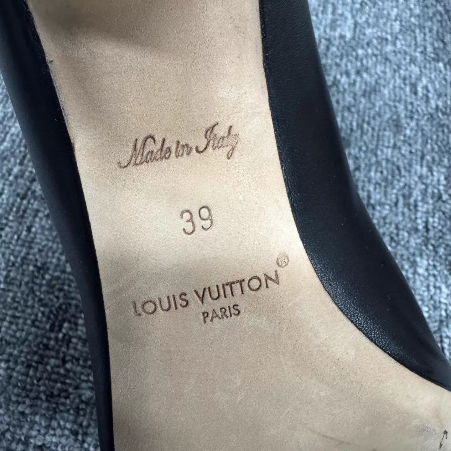 Louis Vuitton Louis Vuitton black gold logo square toe block heel 39 Size US 8.5 / IT 38.5 - 7 Thumbnail
