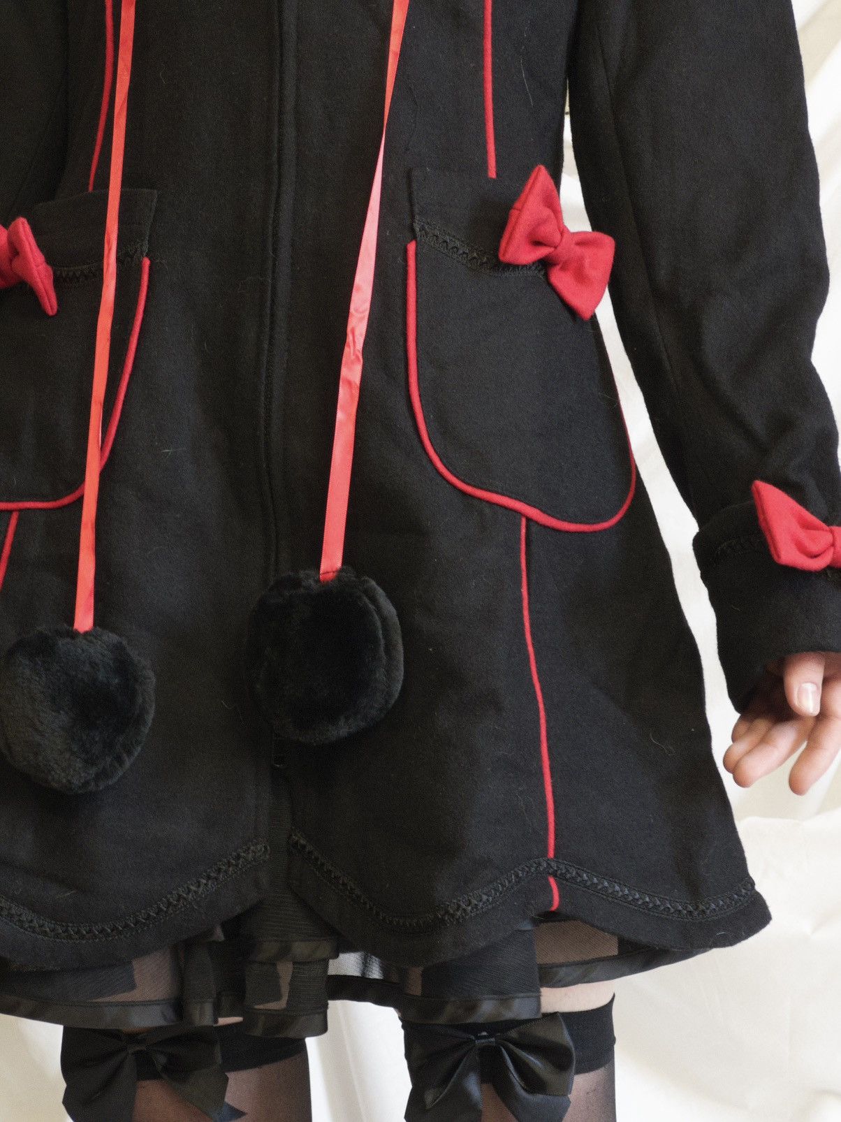 Vintage Banned retro gothic coat with bows Size S / US 4 / IT 40 - 10 Thumbnail