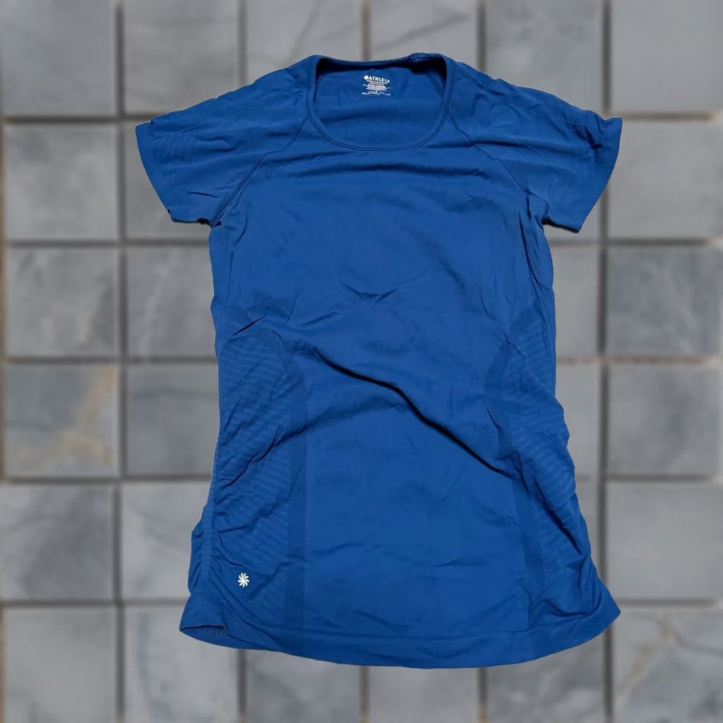 Athleta Athleta Shirt Womens Large Blue Speedlight Seamless Short Sleeve Tee Size L / US 10 / IT 46 - 1 Thumbnail