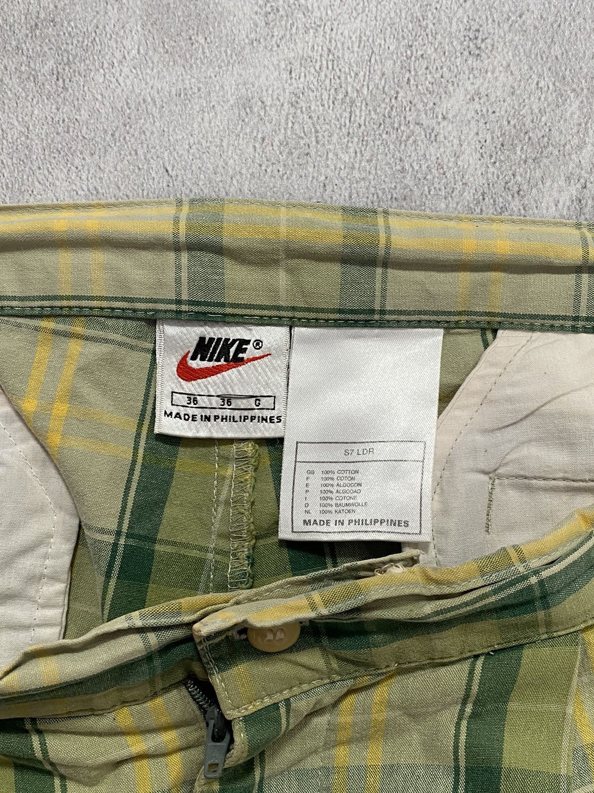 Nike × Vintage 🍀 Vintage 90s Shorts Nike Swoosh Rubbed Hip Hop Size US 36 / EU 52 - 4 Thumbnail