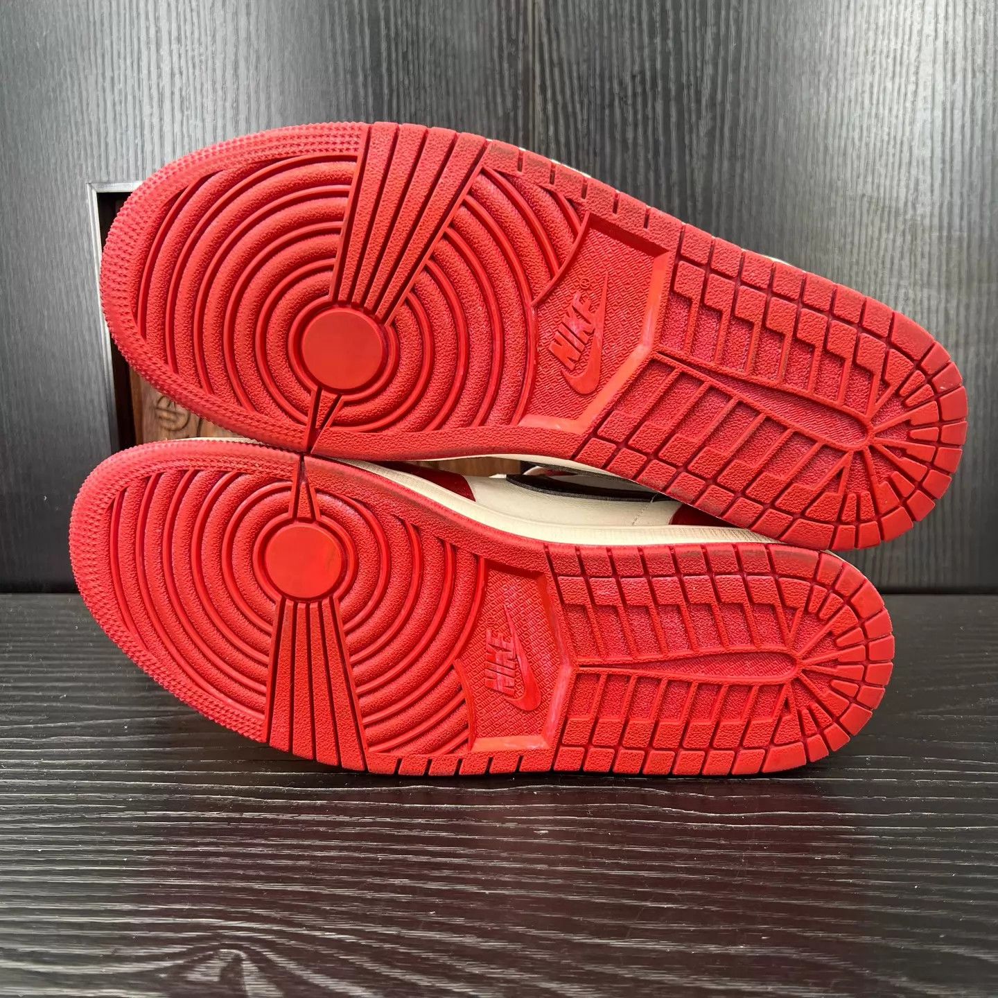 Nike Air Jordan 1 Distressed Chicago 42 US with box Near Mint Size US 9 / EU 42 - 4 Thumbnail