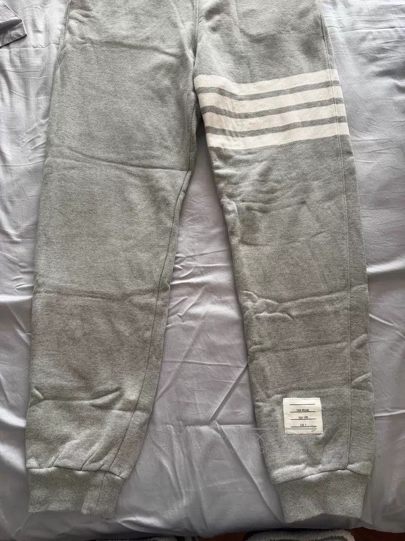 Thom Browne Thom Browne size 4 Gray Four Stripe Sports Pants Size US 34 / EU 50 - 2 Thumbnail