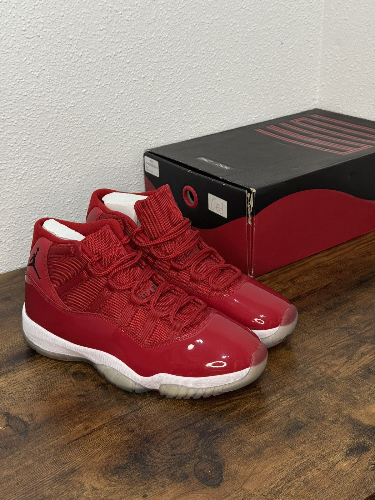Jordan Brand × Nike Nike Air Jordan 11 Retro Win Like 96 size 9.5 Size US 9.5 / EU 42-43 - 2 Thumbnail