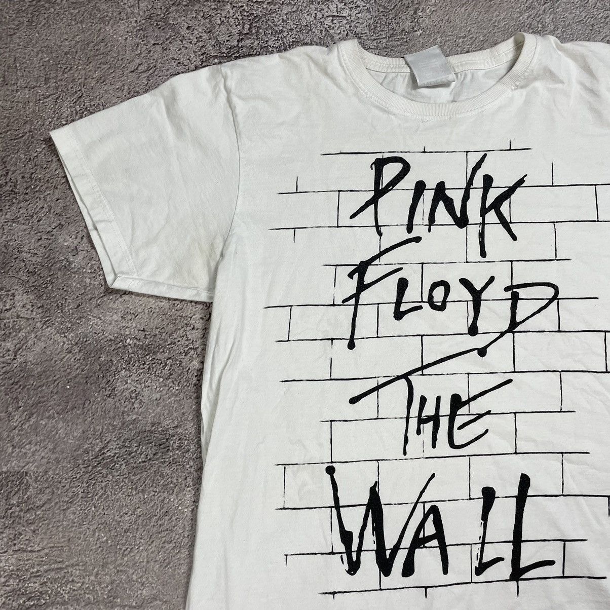 Vintage Vintage Y2K Pink Floyd The Wall Graphic Tee Grunge Slim XL Size US XL / EU 56 / 4 - 4 Thumbnail