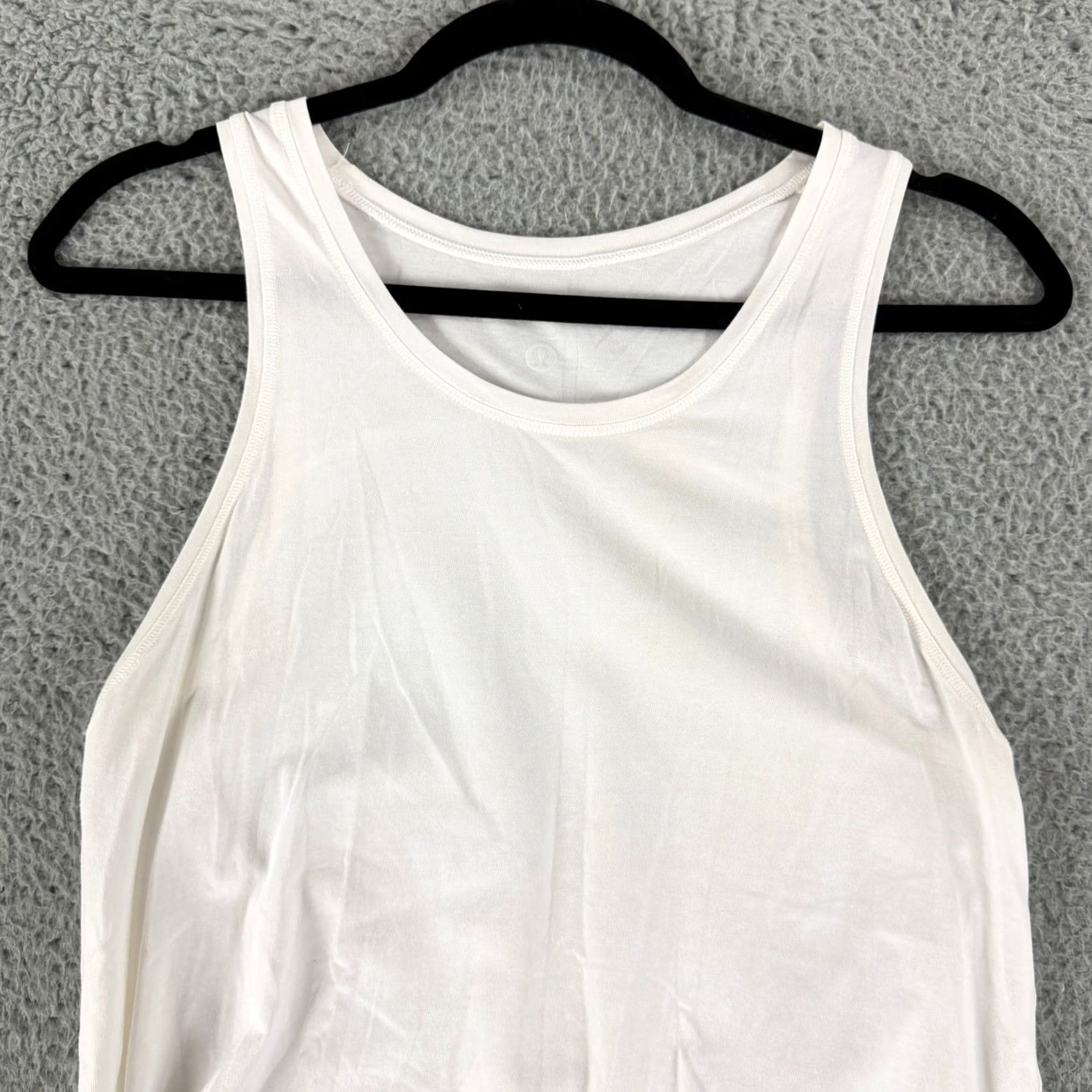 Lululemon Lululemon Tank Top Womens 6 White Sleeveless Athletic Yoga Running Pilates Fitness Crew Neck Tie Wide Strap Beach City Classic All Seasons Size M / US 6-8 / IT 42-44 - 3 Thumbnail