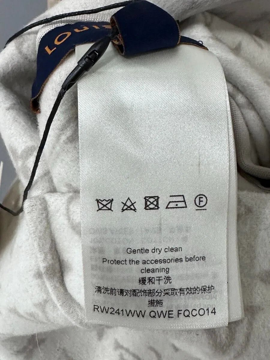 Louis Vuitton Louis Vuitton Monogram Bathrobe Coat. Size S / US 4 / IT 40 - 8 Thumbnail