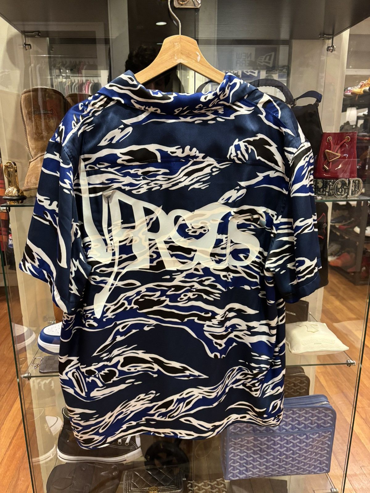 Versus Versace Versace Versus Camo Shorts Sleeve Button Down Size US L / EU 52-54 / 3 - 2 Thumbnail