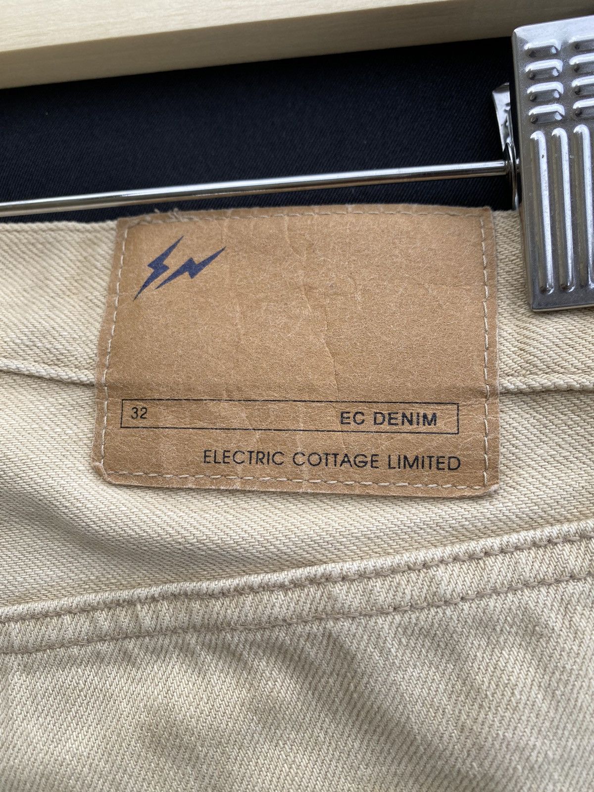 Electric Cottage EC DENIM ブラックデニム 32 ELECTRIC COTTAGE EC DENIM ブラックデニム 32 ジーンズ