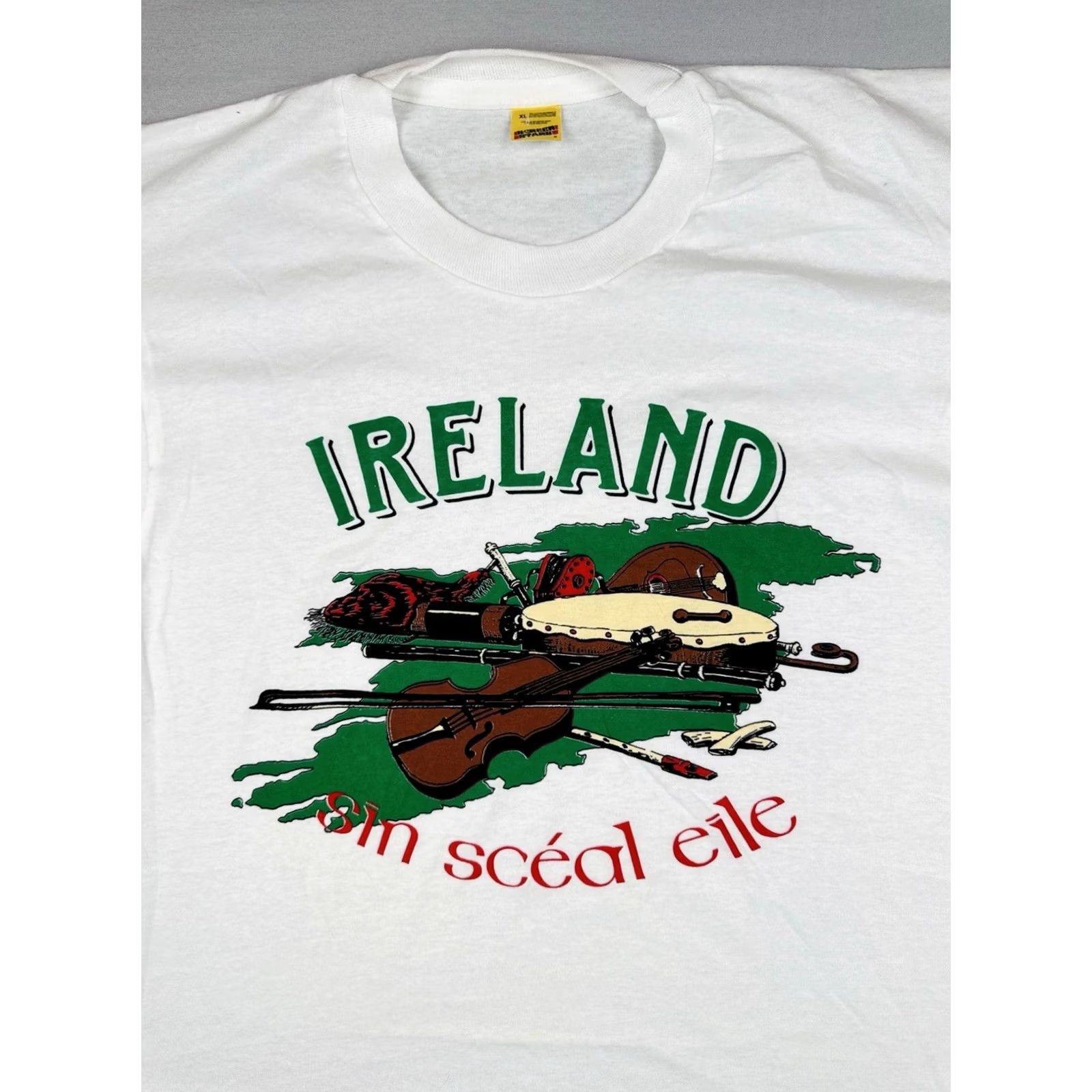 Vintage VINTAGE Screen Stars Ireland Sin Scéal Eile T Shirt 80s White XL Mens Size US XL / EU 56 / 4 - 2 Thumbnail