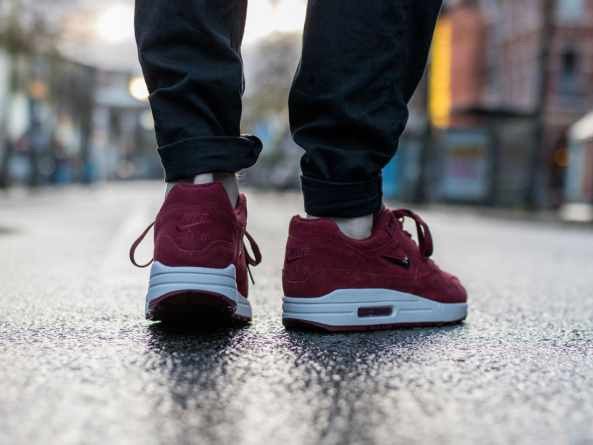 Nike Nike Air Max 1 Premium Jewel Team Red Size 10.5 918354-600 Size US 10.5 / EU 43-44 - 18 Thumbnail