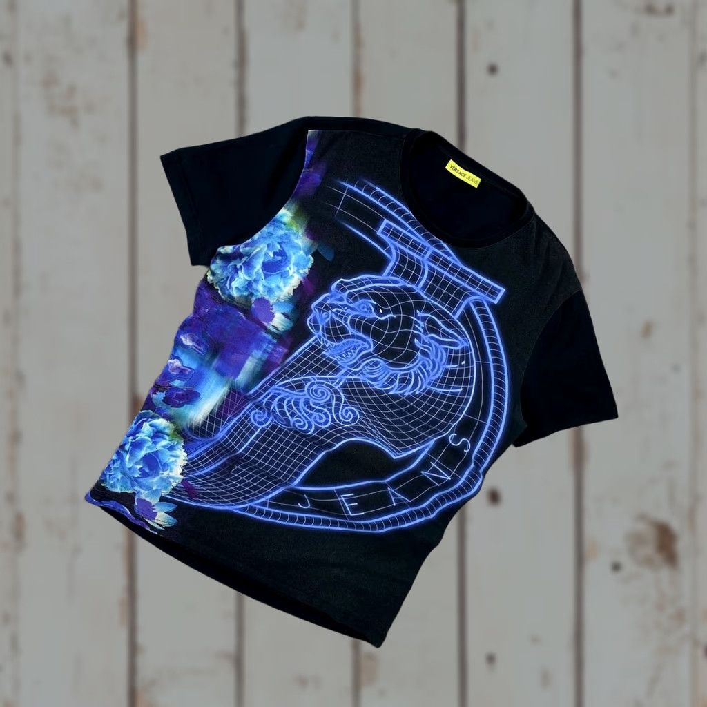 Versace Jeans Couture VINTAGE Versace Jeans Couture T Shirt Big Logo Men Size L Black Shirt Mens Size US L / EU 52-54 / 3 - 1 Thumbnail