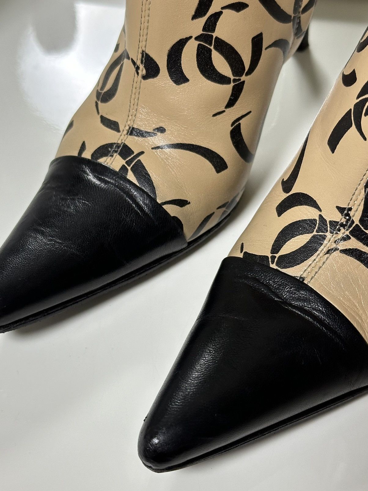 Chanel CHANEL F/W 2000 Monogram CC Logo Pointed Toe Ankle Boots Size US 6 / IT 36 - 5 Thumbnail