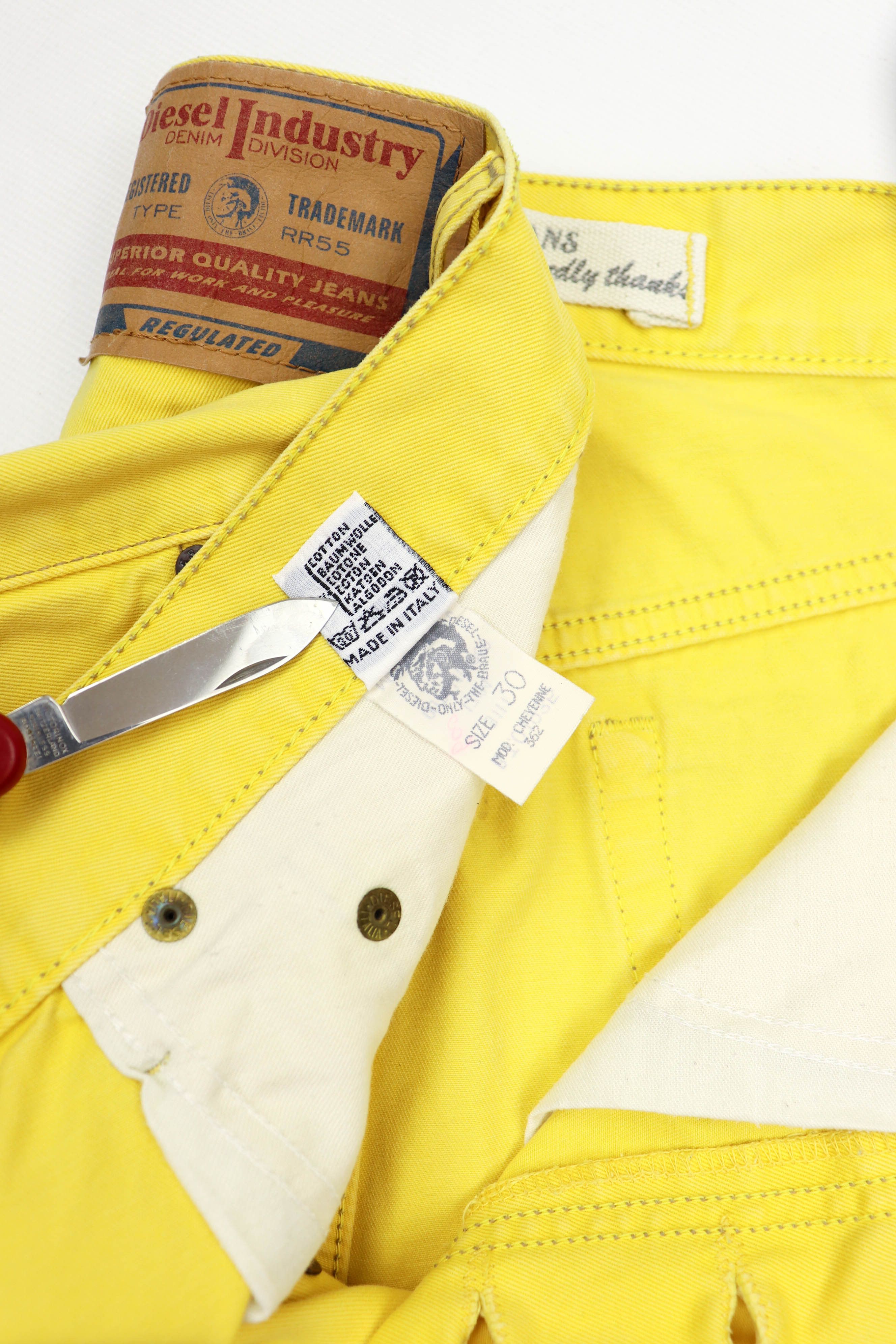 Diesel Diesel Vintage 90s Made in Italy Yellow Cheyenne Denim Jeans Size US 30 / EU 46 - 18 Thumbnail