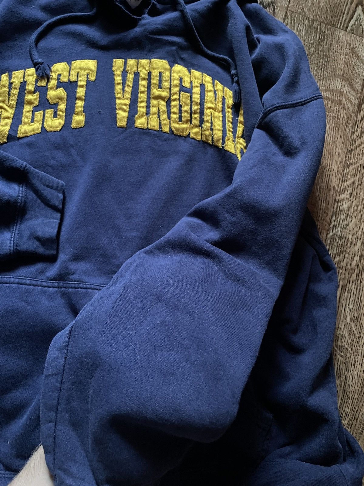 Vintage Vintage Y2K West-Virginia University Hoodie Distressed Size US XL / EU 56 / 4 - 7 Thumbnail