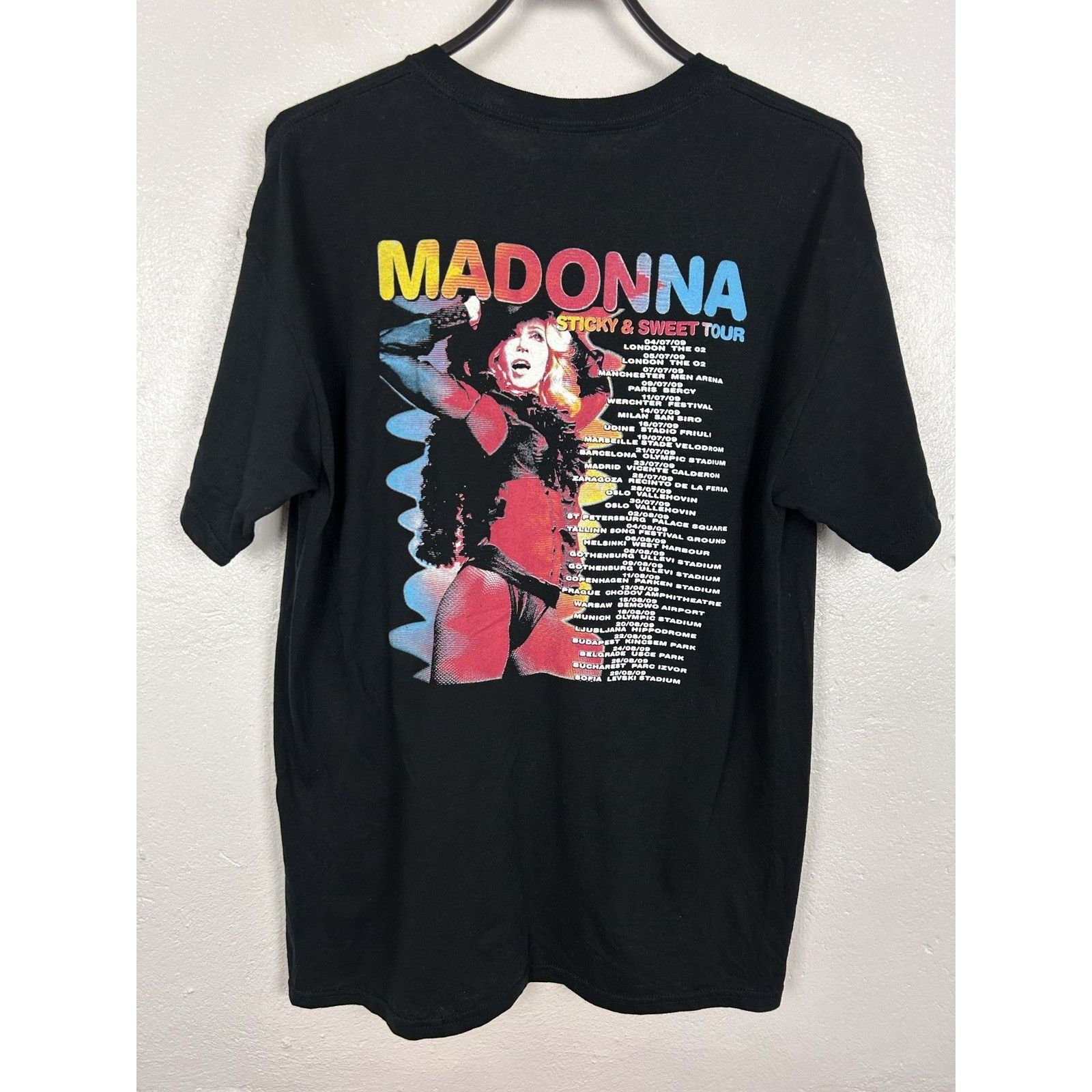 Band Tees 00s Vintage Madonna 2009 Sticky & Sweet Tour T-Shirt Size US M / EU 48-50 / 2 - 3 Thumbnail