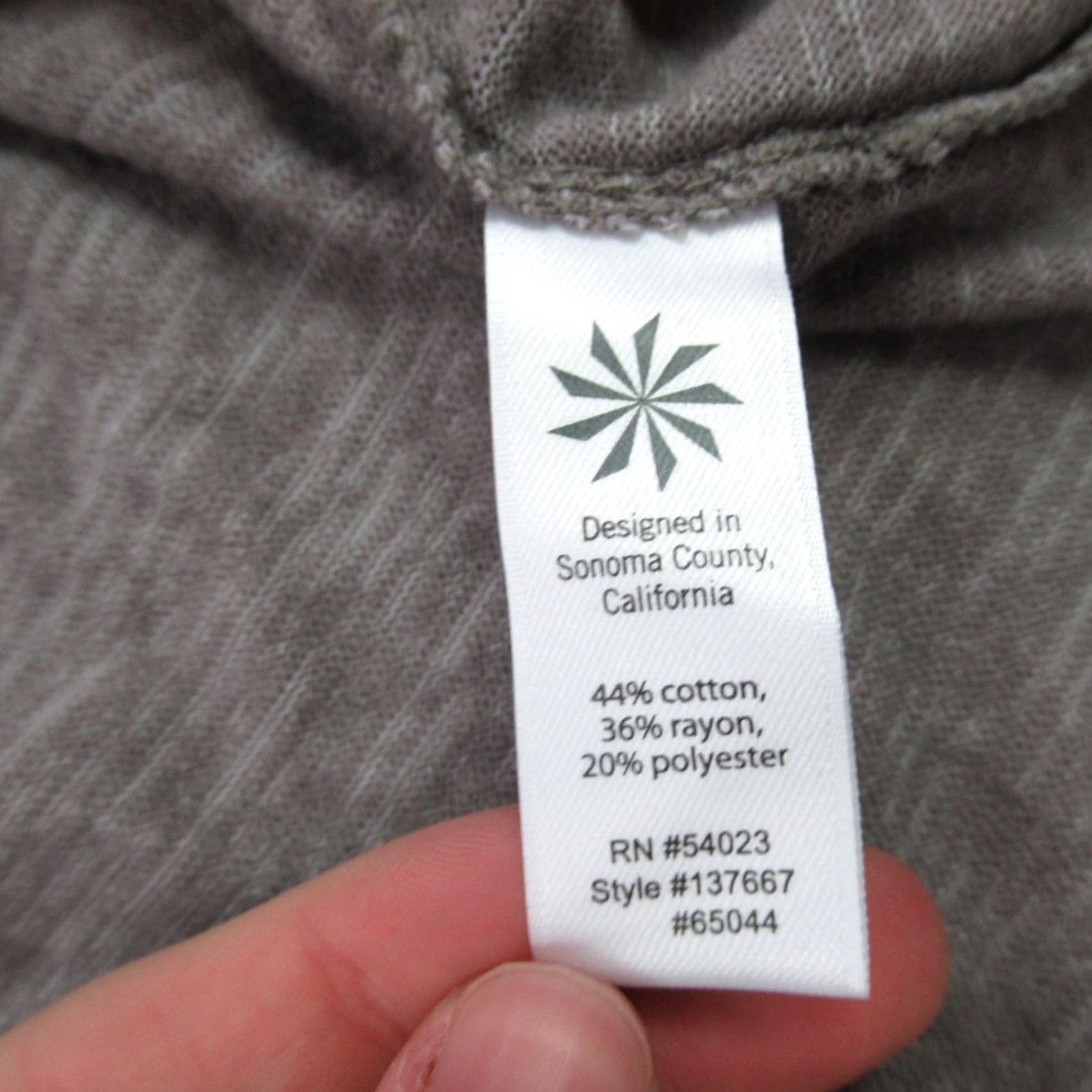 Athleta Athleta Shirt Womens 2XS Lightweight Long Sleeve Stretch Crew Neck Pullover Gray Knit Pattern Striped Activewear Casual Pullover Size XXS / US 00 / IT 34 - 5 Thumbnail