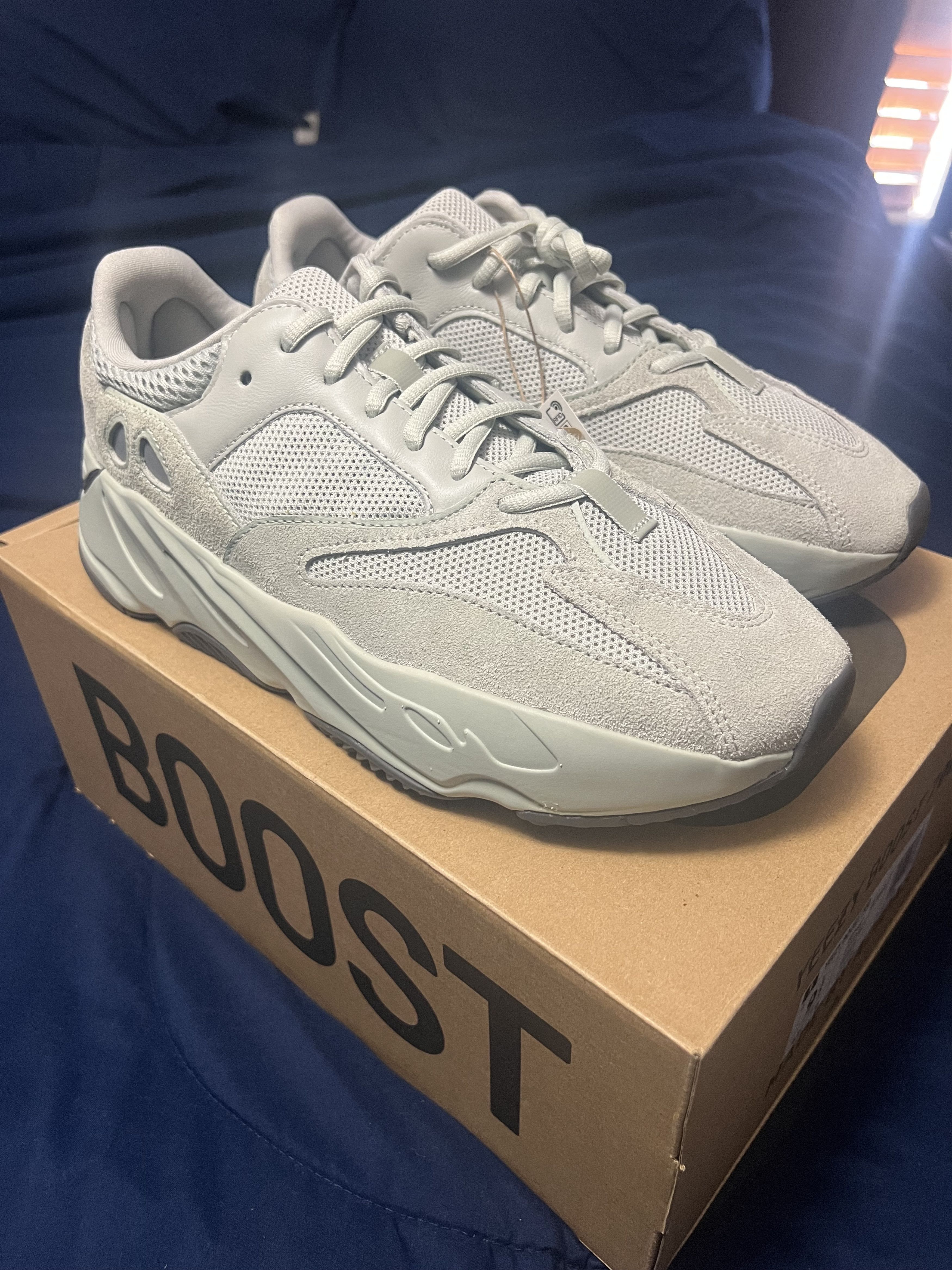 Yeezy Yeezy Boost 700 Salt Size US 9.5 / EU 42-43 - 4 Thumbnail